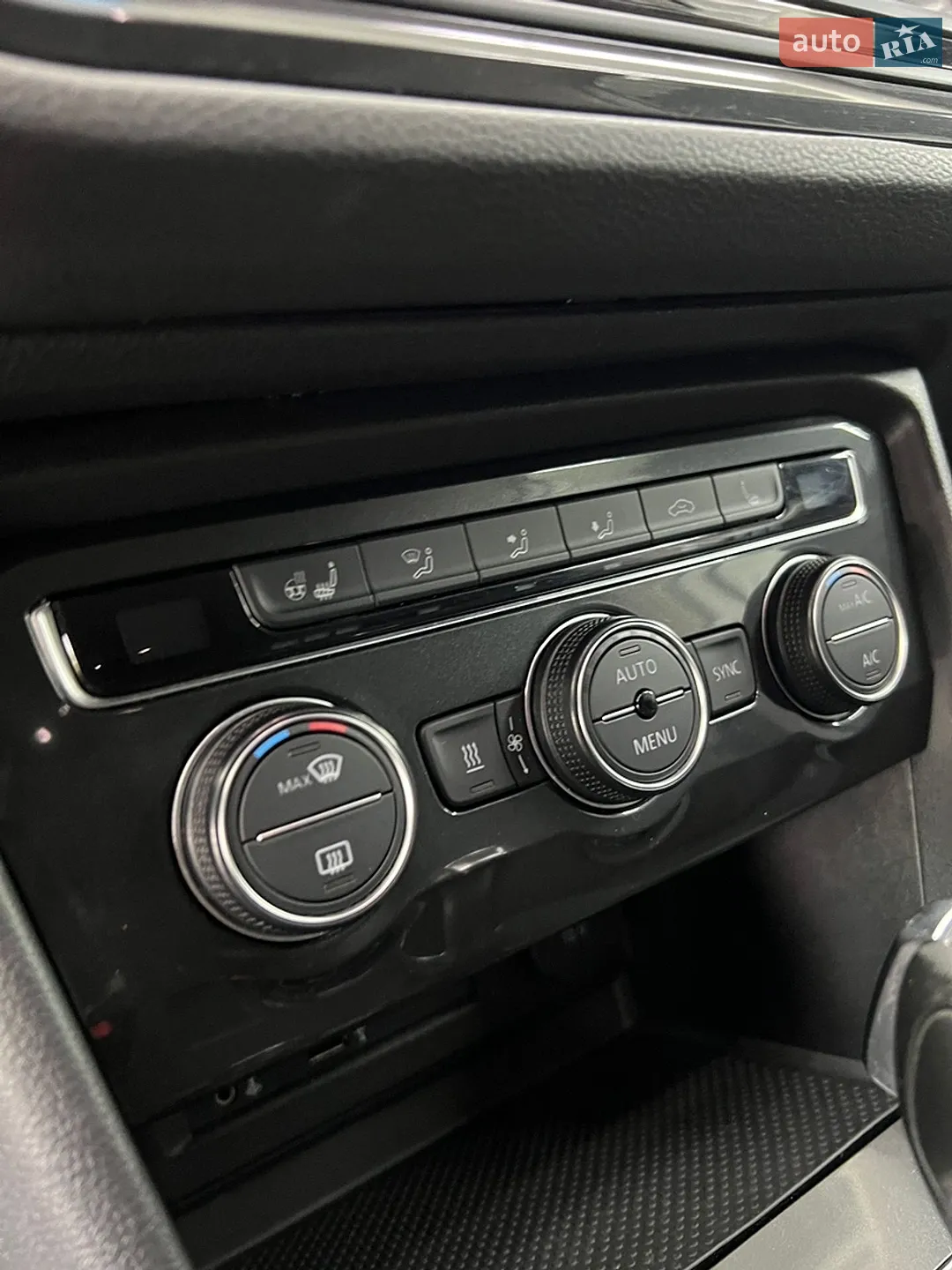2016 Volkswagen Tiguan - мініатюра 9