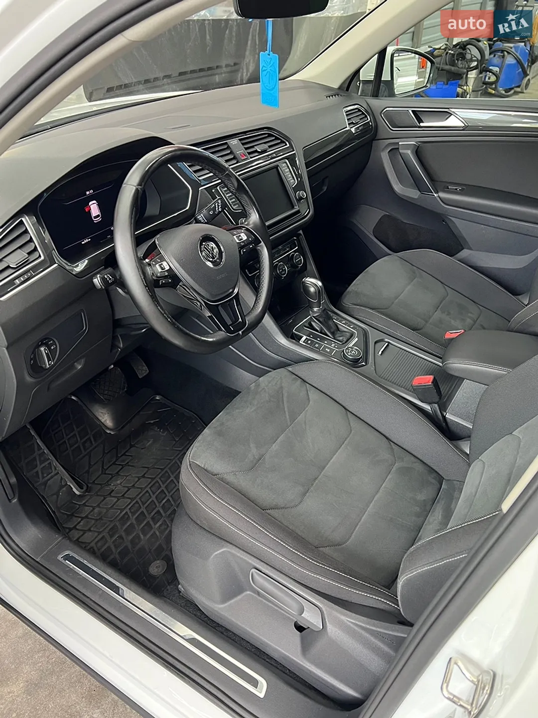 2016 Volkswagen Tiguan - мініатюра 17