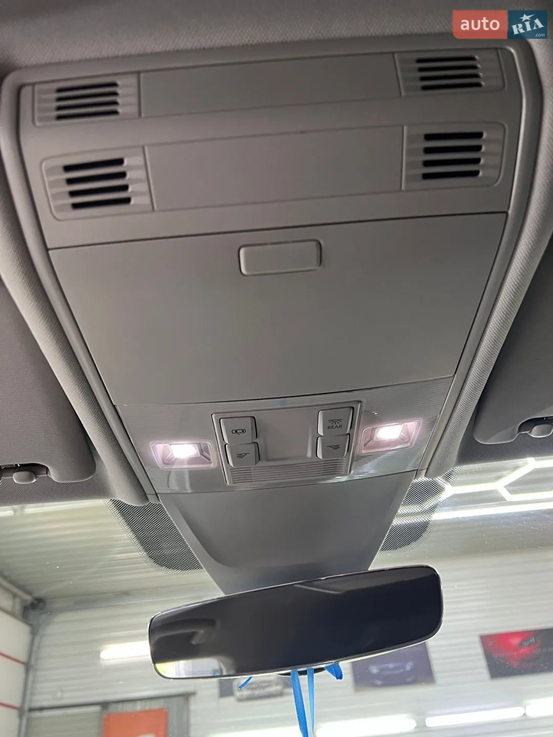 2016 Volkswagen Tiguan - мініатюра 35