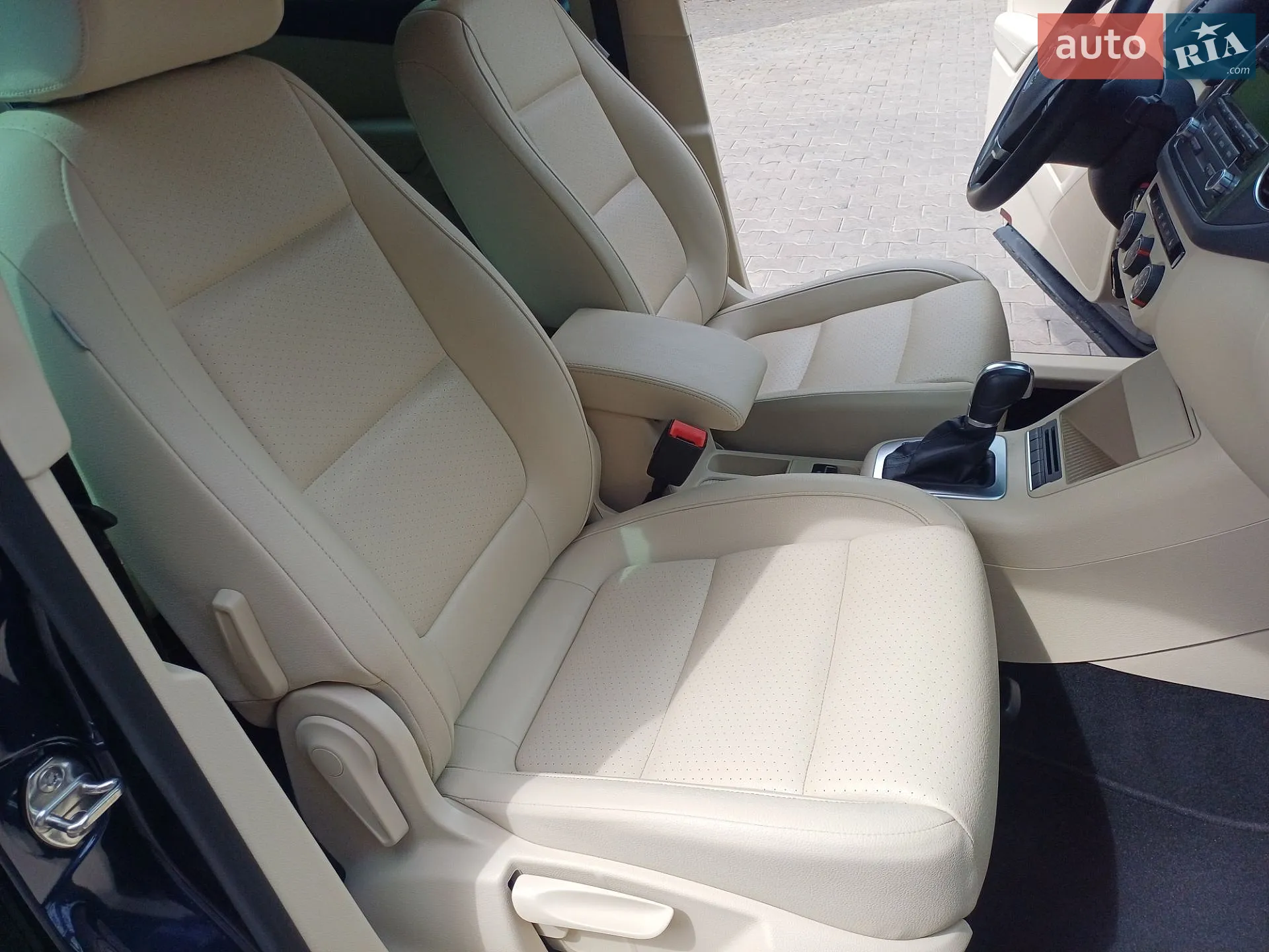 2015 Volkswagen Tiguan - мініатюра 26