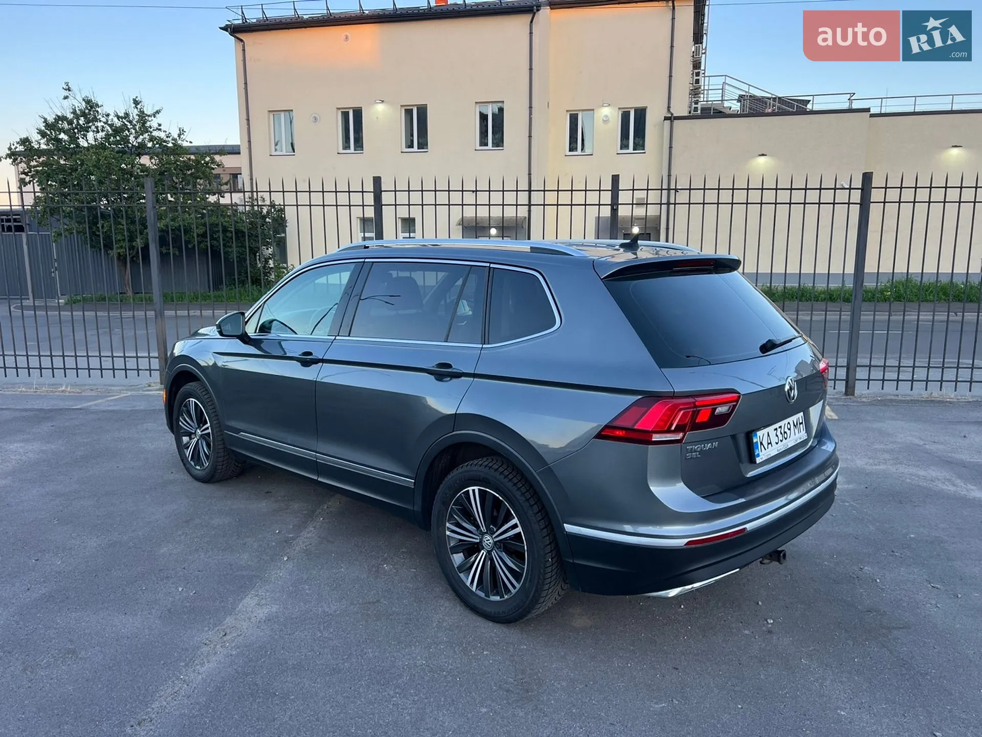 2017 Volkswagen Tiguan - мініатюра 8