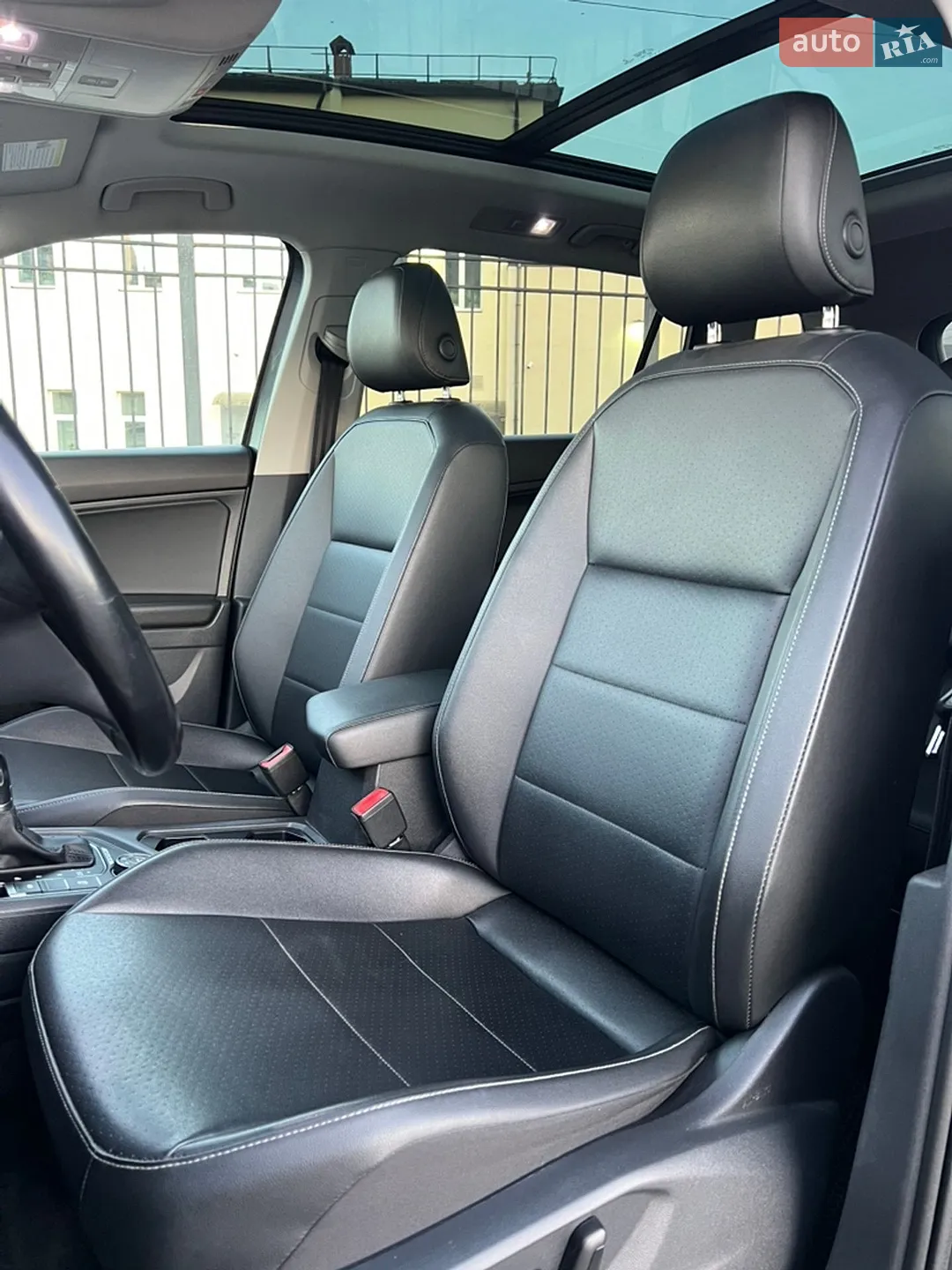 2017 Volkswagen Tiguan - мініатюра 23