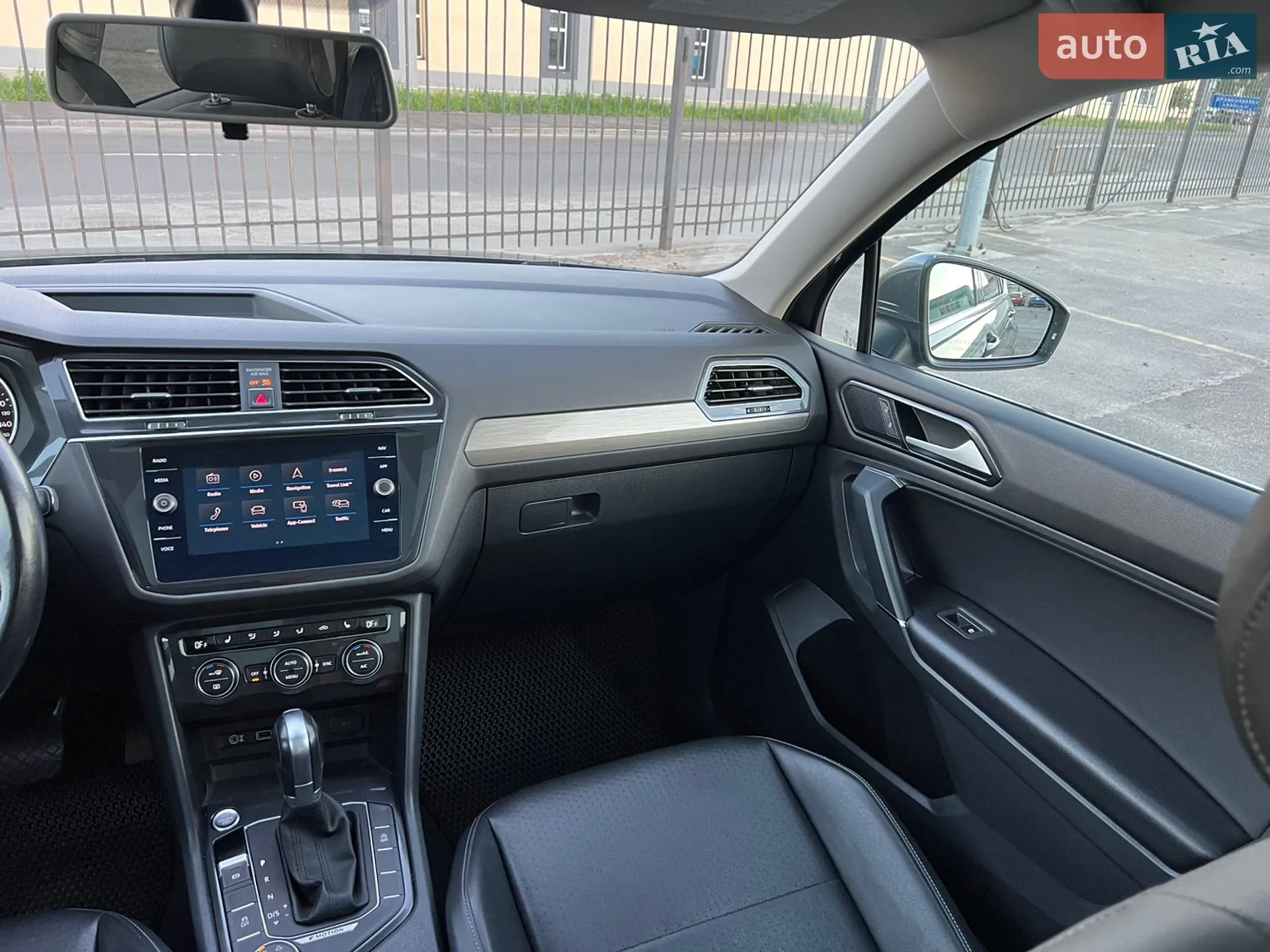 2017 Volkswagen Tiguan - мініатюра 33