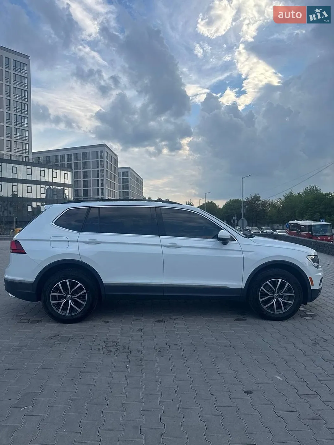 2019 Volkswagen Tiguan - мініатюра 3