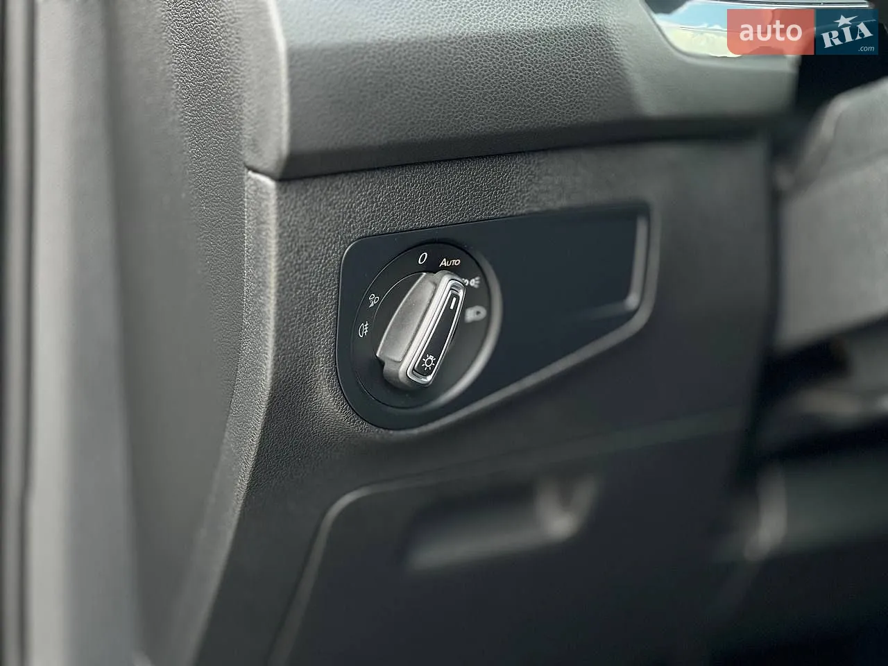2021 Volkswagen Tiguan - мініатюра 28