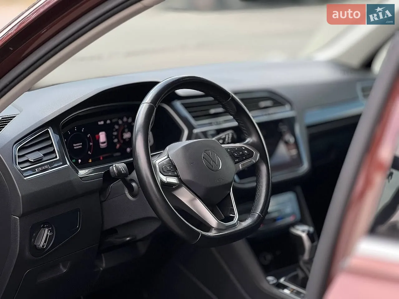 2021 Volkswagen Tiguan - мініатюра 31
