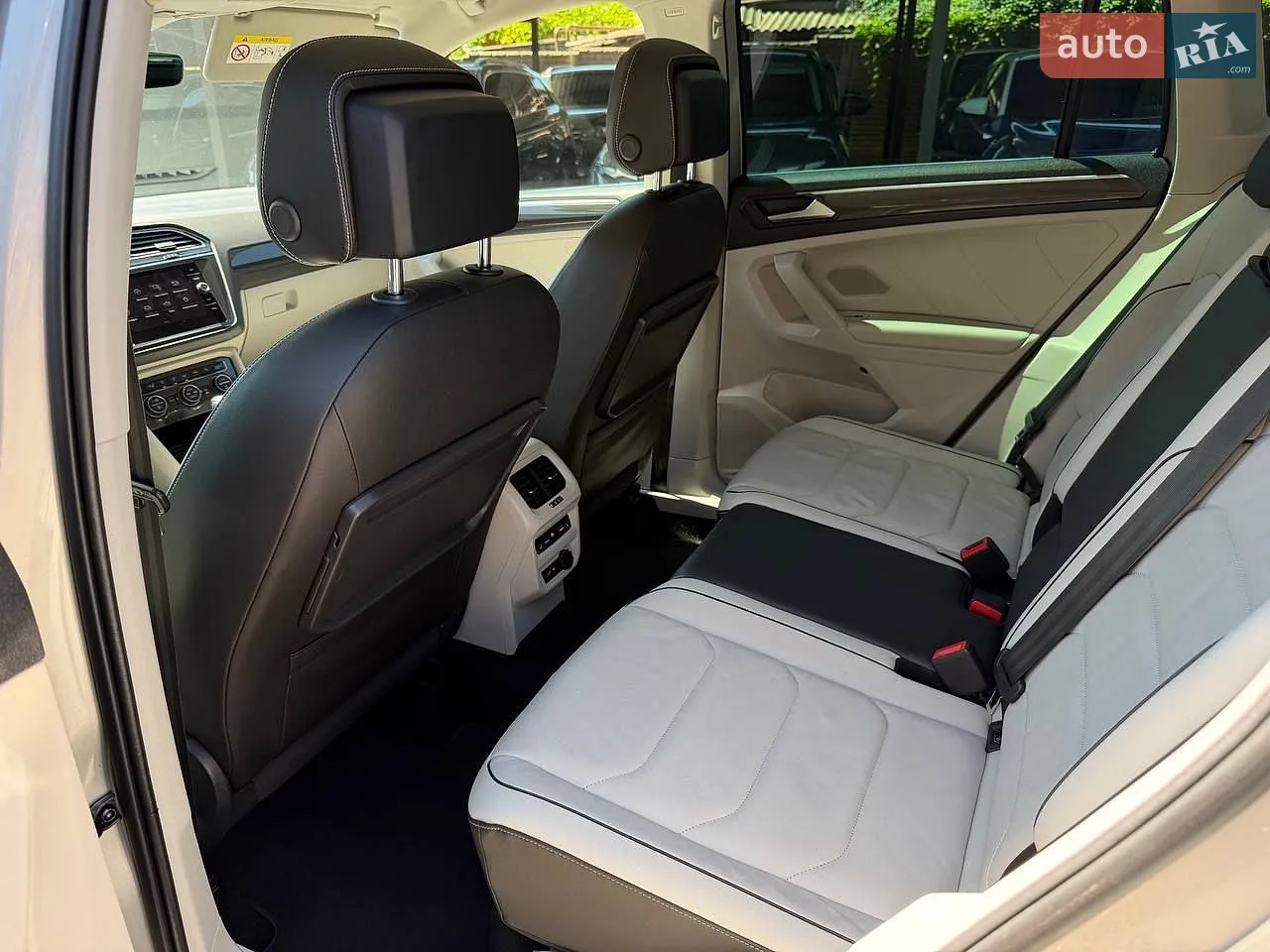 2020 Volkswagen Tiguan - мініатюра 21