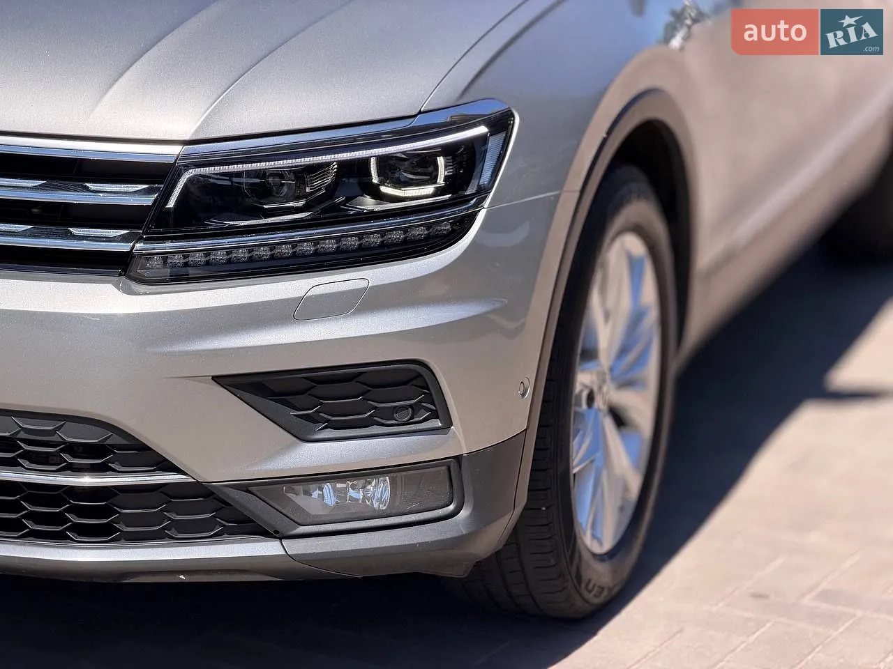 2020 Volkswagen Tiguan - мініатюра 2