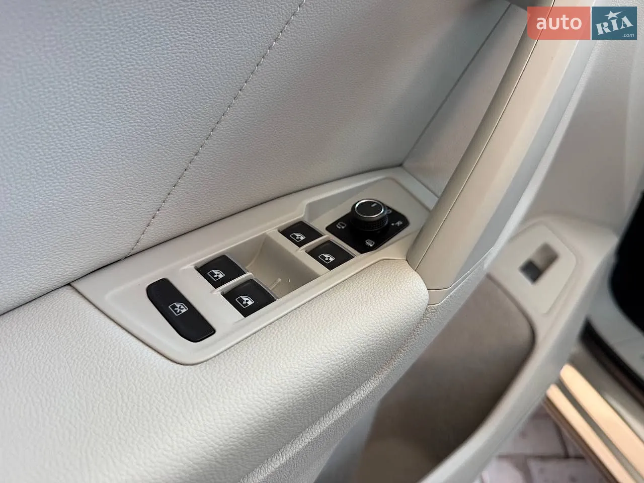 2020 Volkswagen Tiguan - мініатюра 13