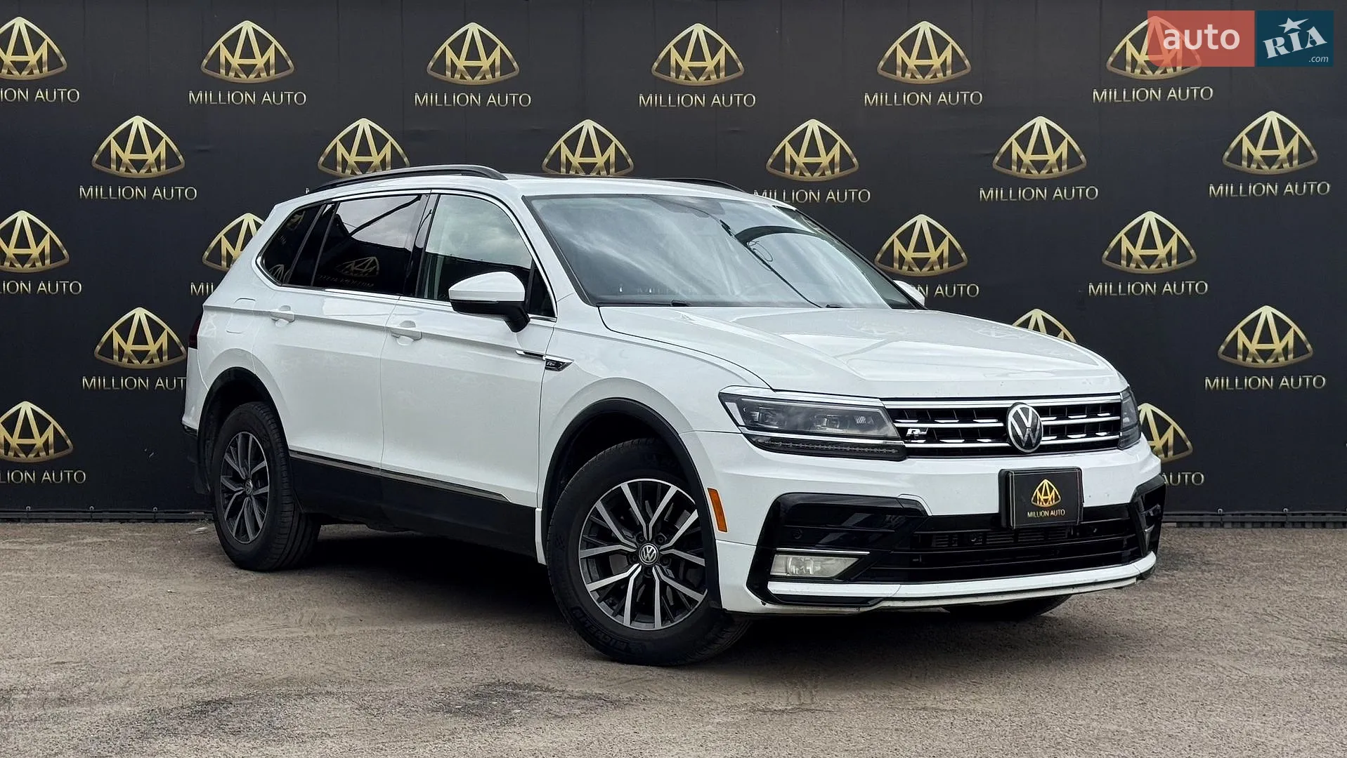 2018 Volkswagen Tiguan - фото 1