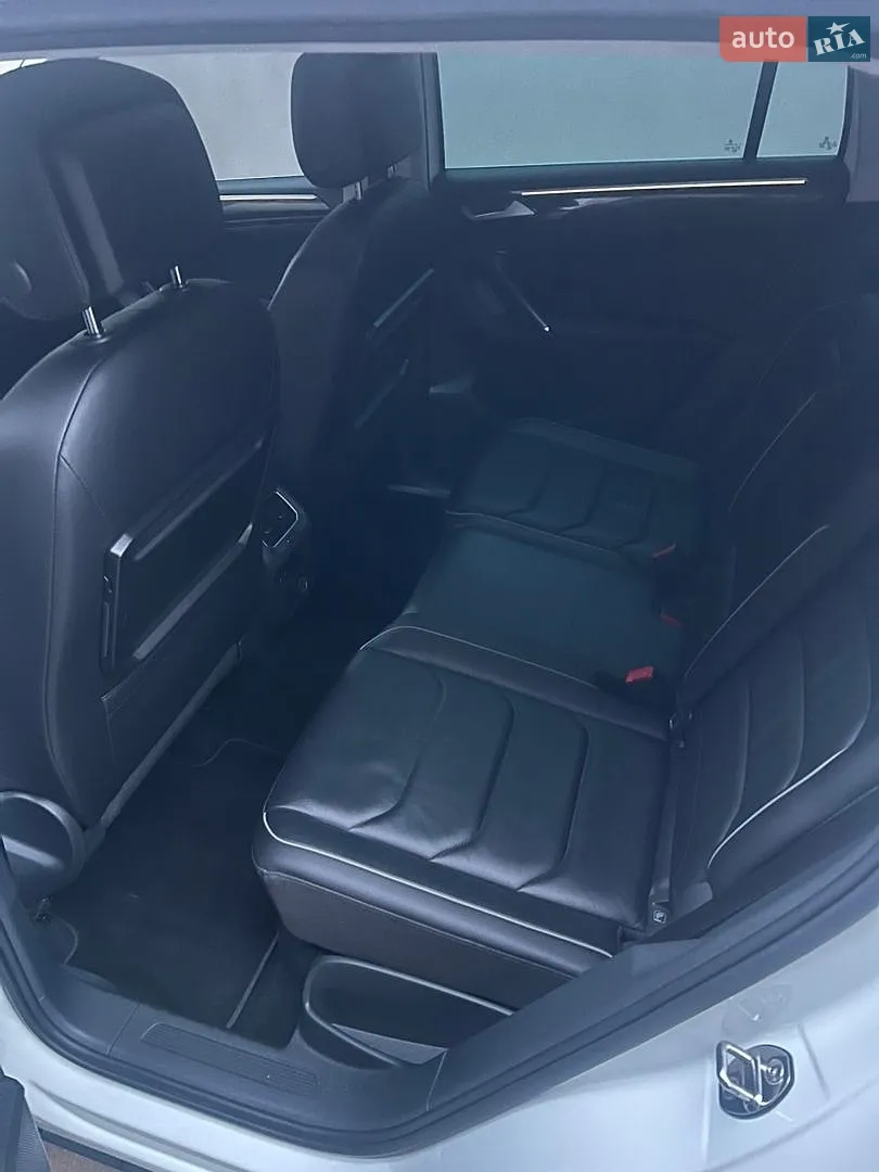 2016 Volkswagen Tiguan - мініатюра 10