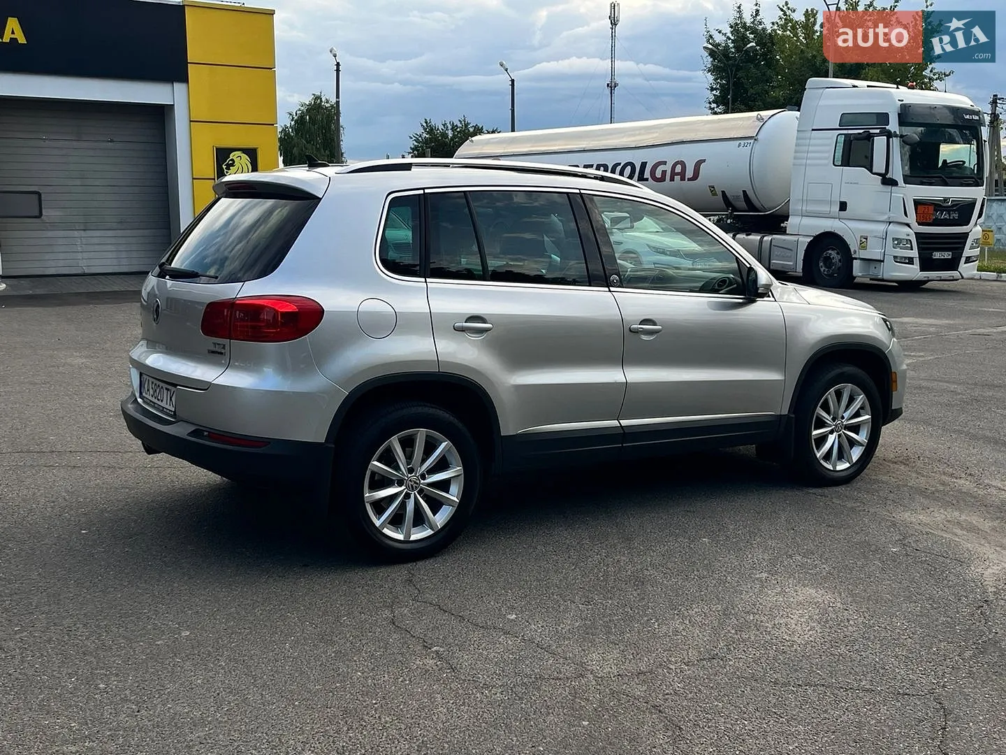 2016 Volkswagen Tiguan - мініатюра 16