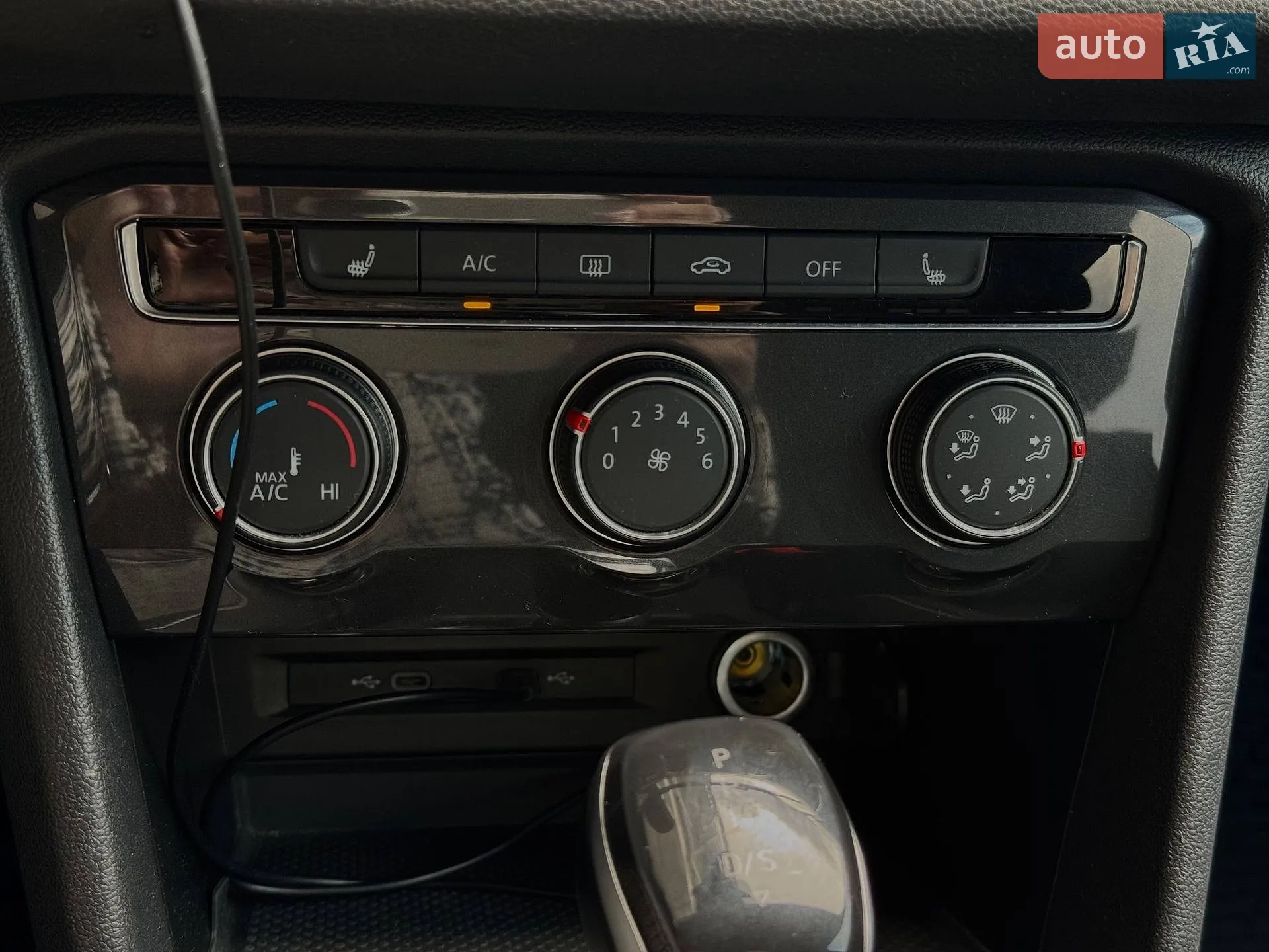 2021 Volkswagen Tiguan - мініатюра 16