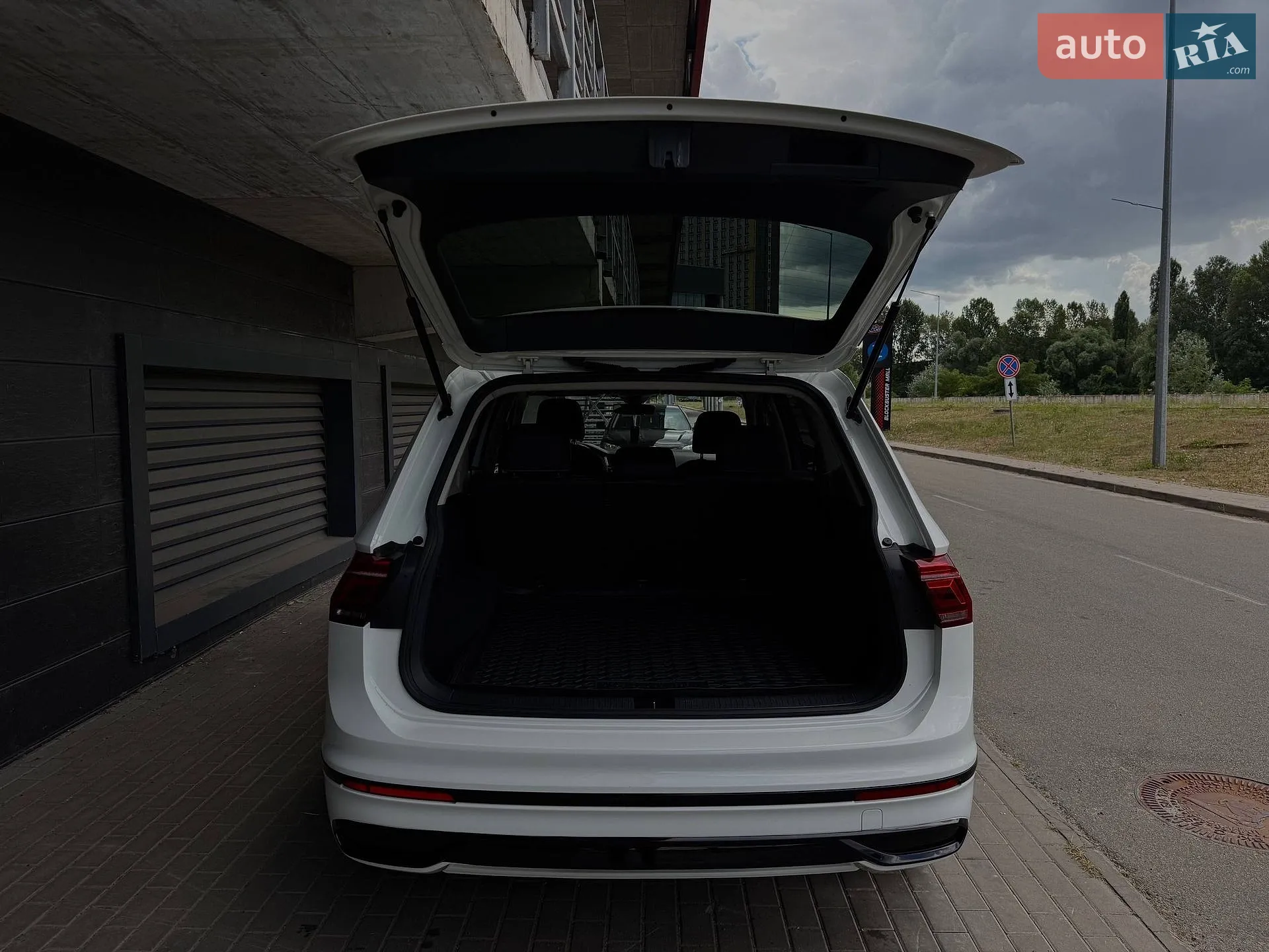 2021 Volkswagen Tiguan - мініатюра 20