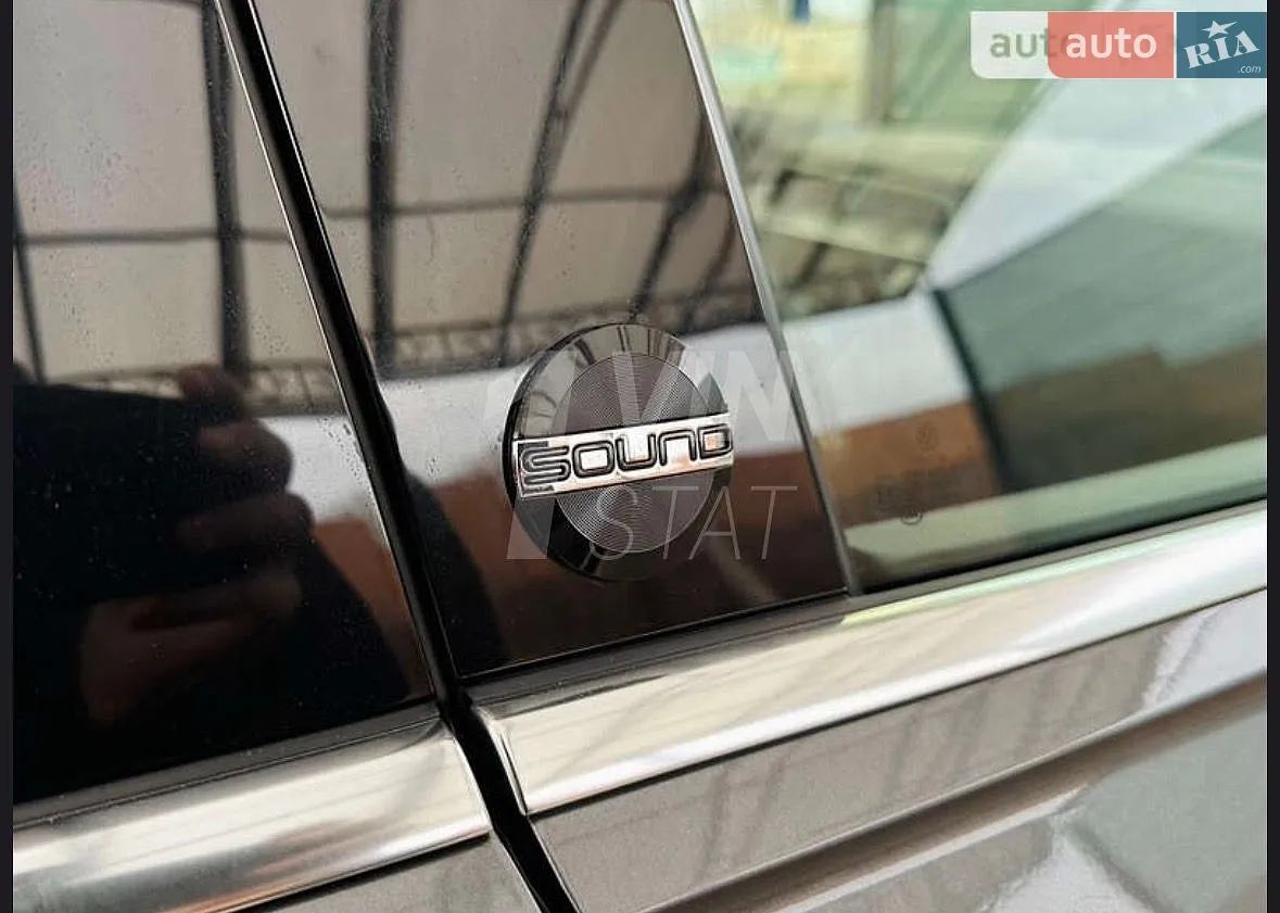 2017 Volkswagen Tiguan - мініатюра 8