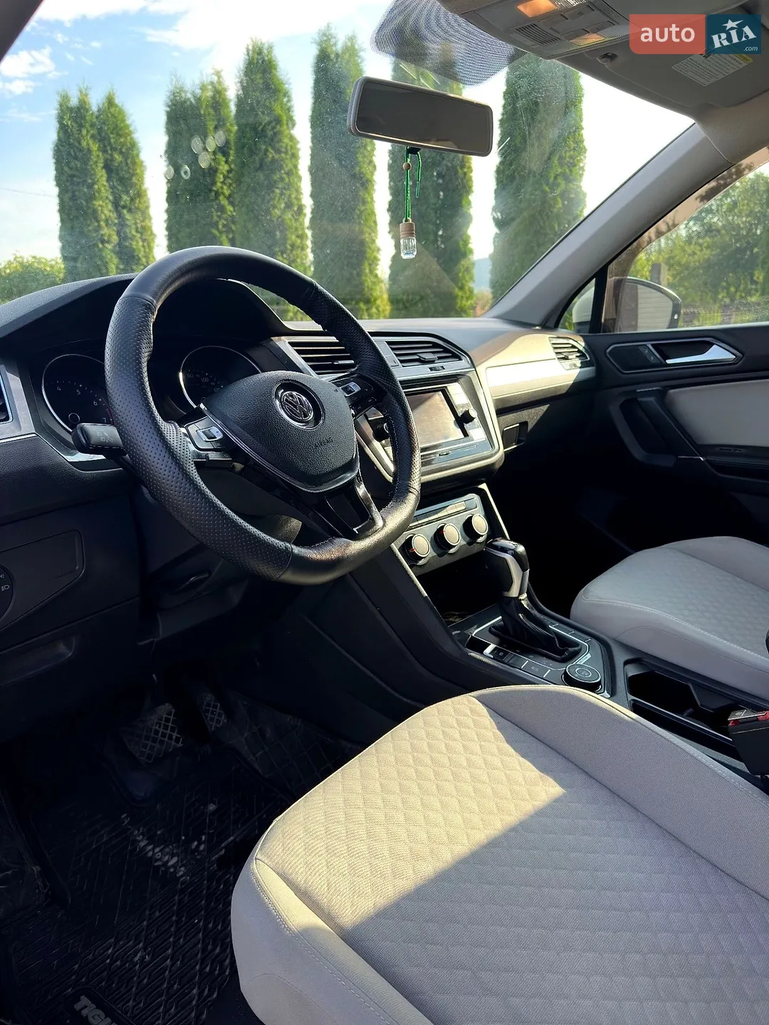 2017 Volkswagen Tiguan - мініатюра 15