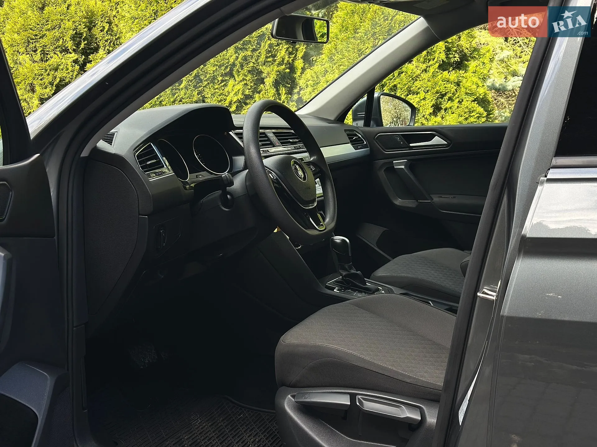 2017 Volkswagen Tiguan - мініатюра 28