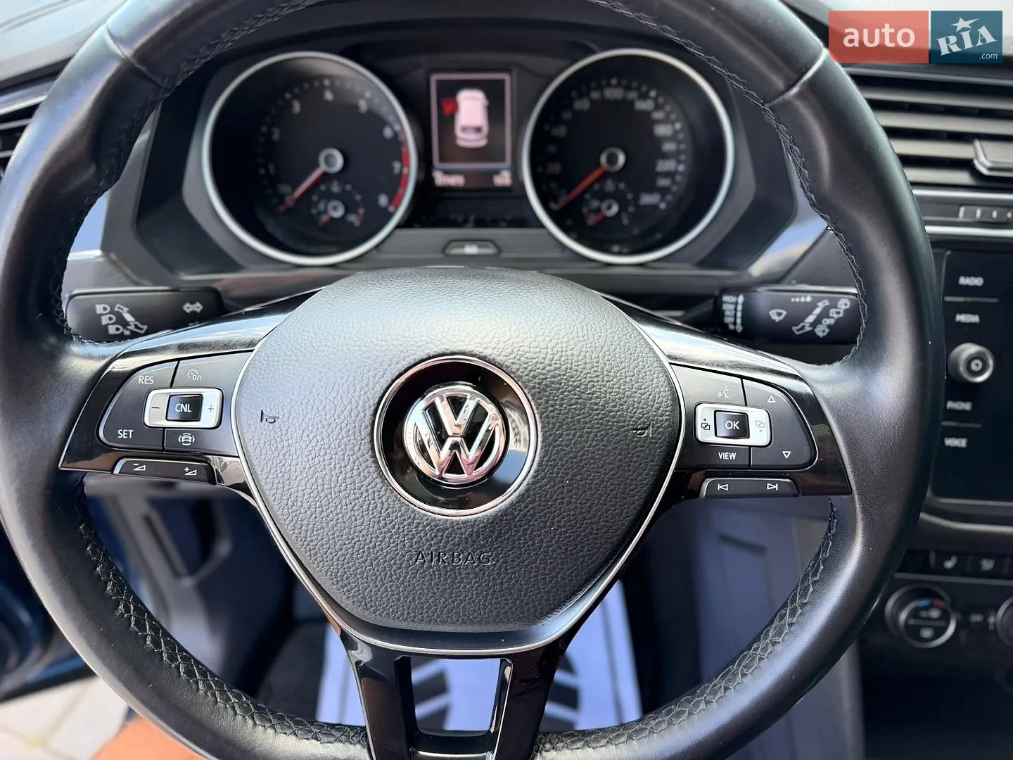2018 Volkswagen Tiguan - мініатюра 30