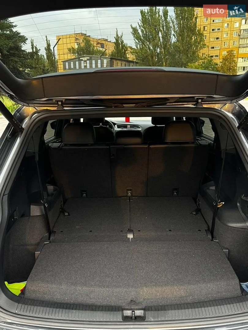 2021 Volkswagen Tiguan - мініатюра 11
