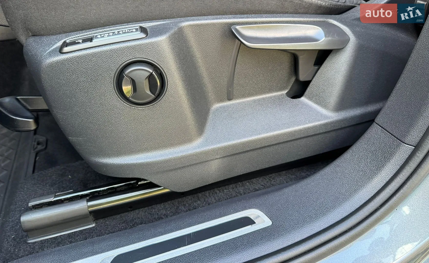 2019 Volkswagen Tiguan - мініатюра 25