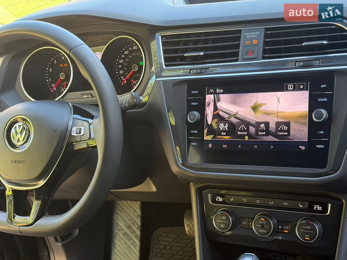 2019 Volkswagen Tiguan - мініатюра 16