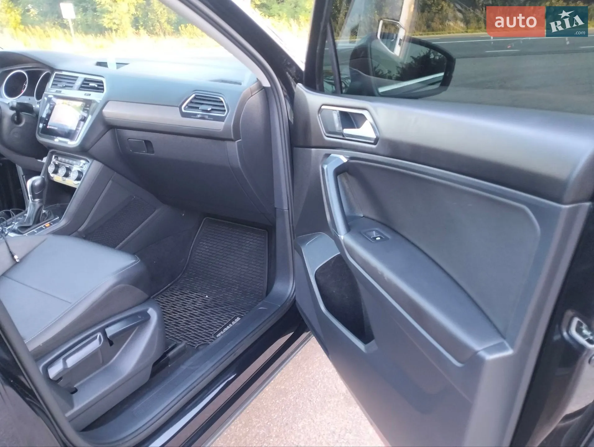 2018 Volkswagen Tiguan - мініатюра 19