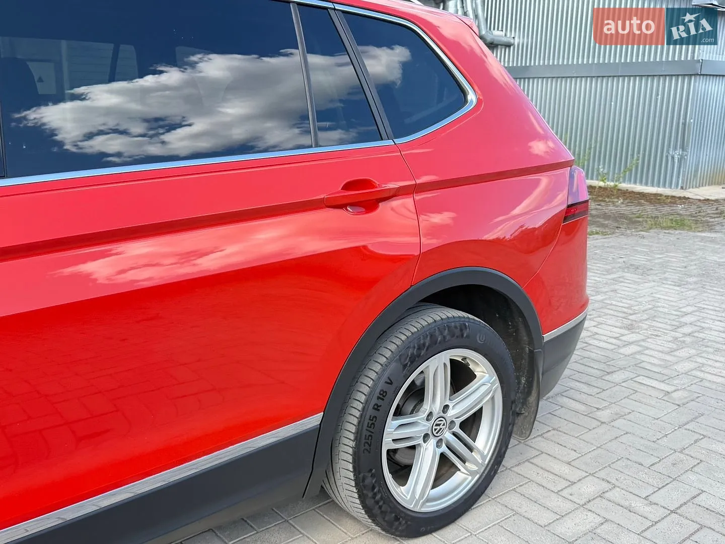 2017 Volkswagen Tiguan - мініатюра 26