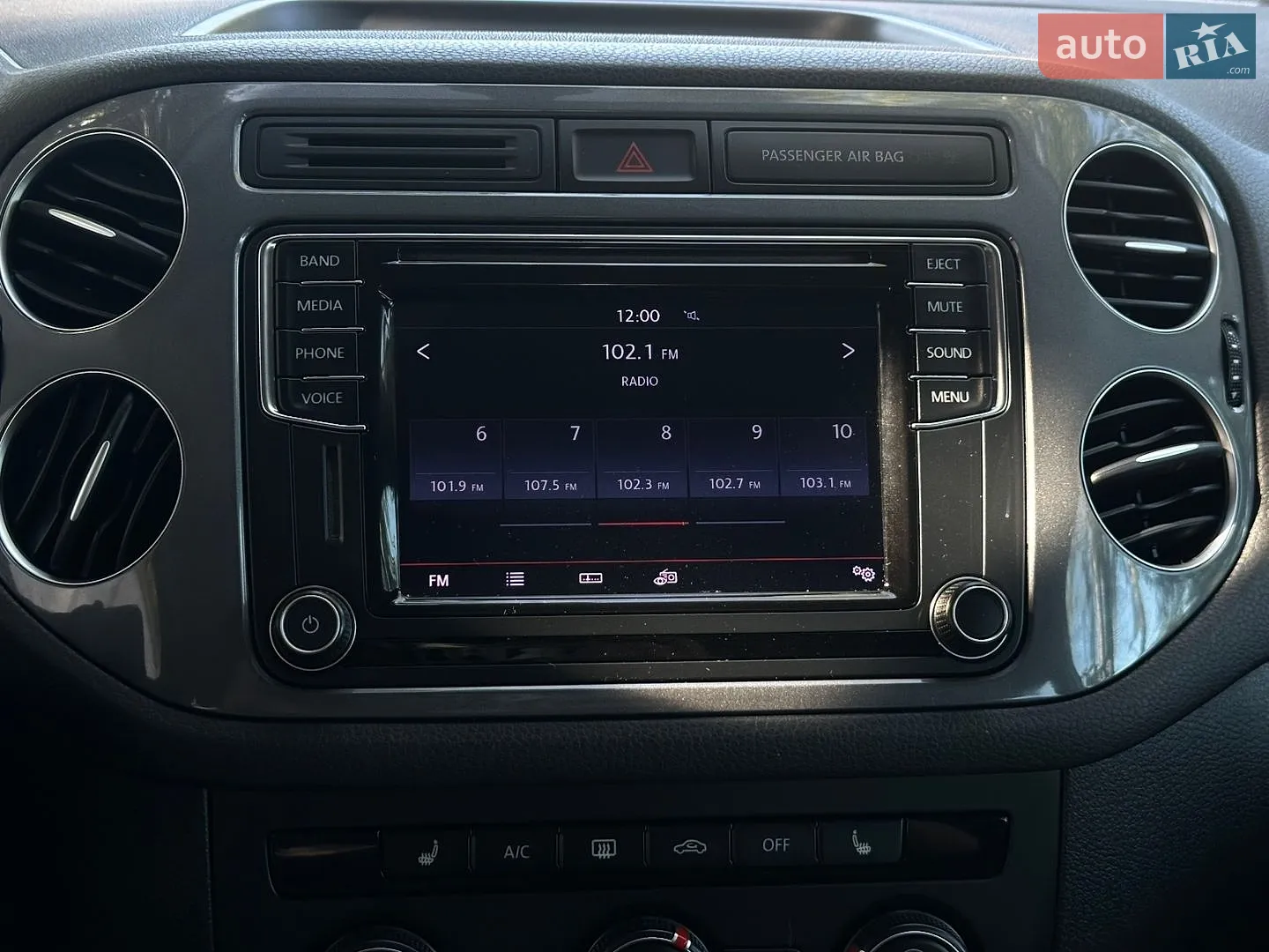 2016 Volkswagen Tiguan - мініатюра 49