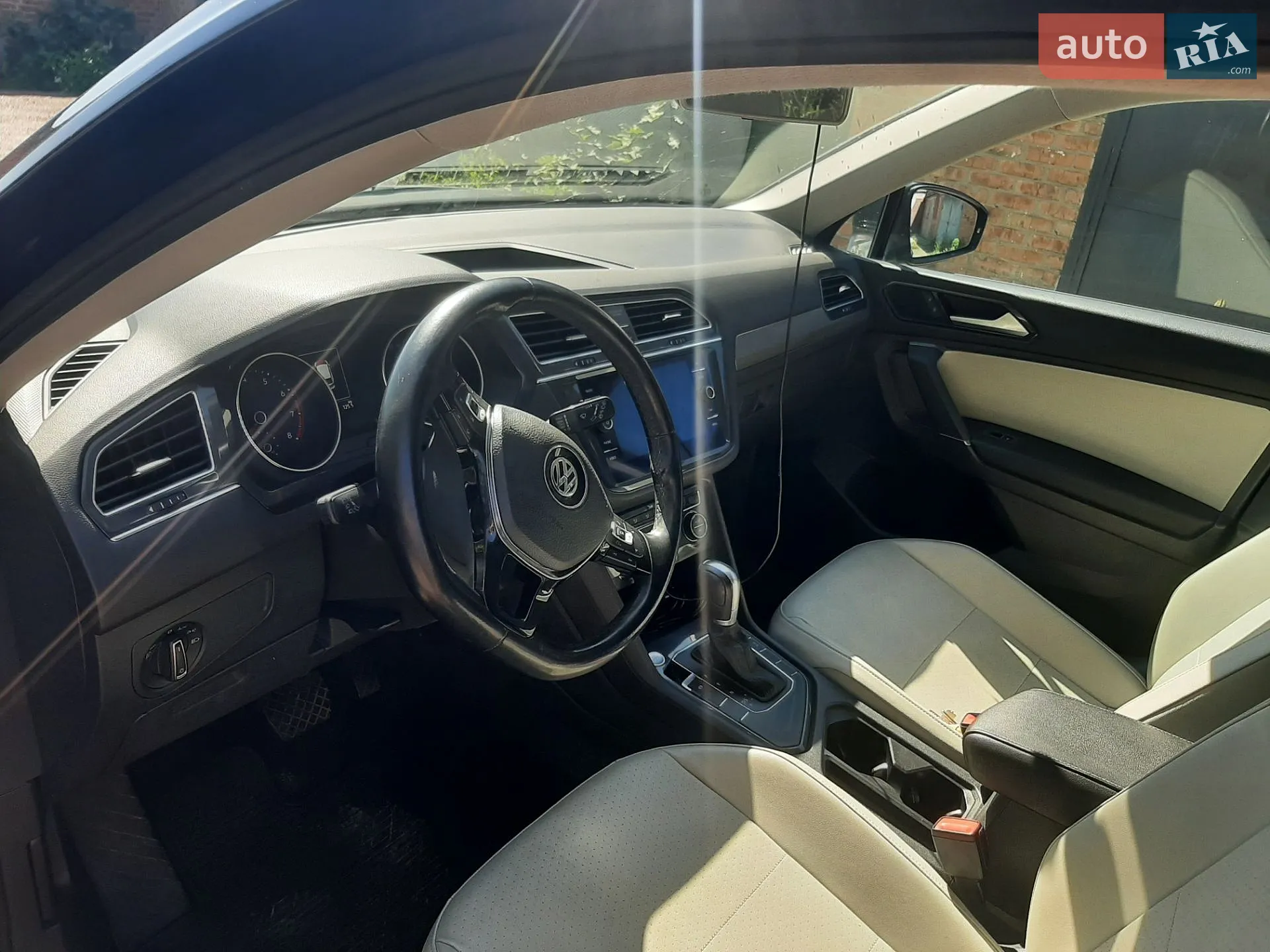 2017 Volkswagen Tiguan - мініатюра 16
