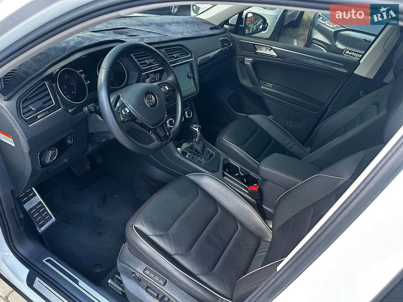 2020 Volkswagen Tiguan - мініатюра 25