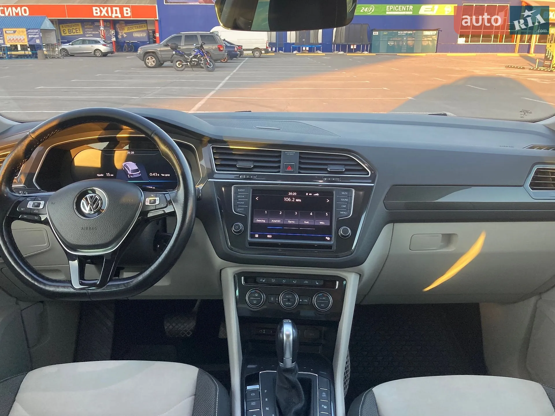 2017 Volkswagen Tiguan - мініатюра 14