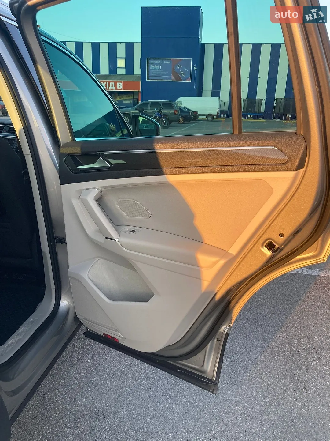 2017 Volkswagen Tiguan - мініатюра 29