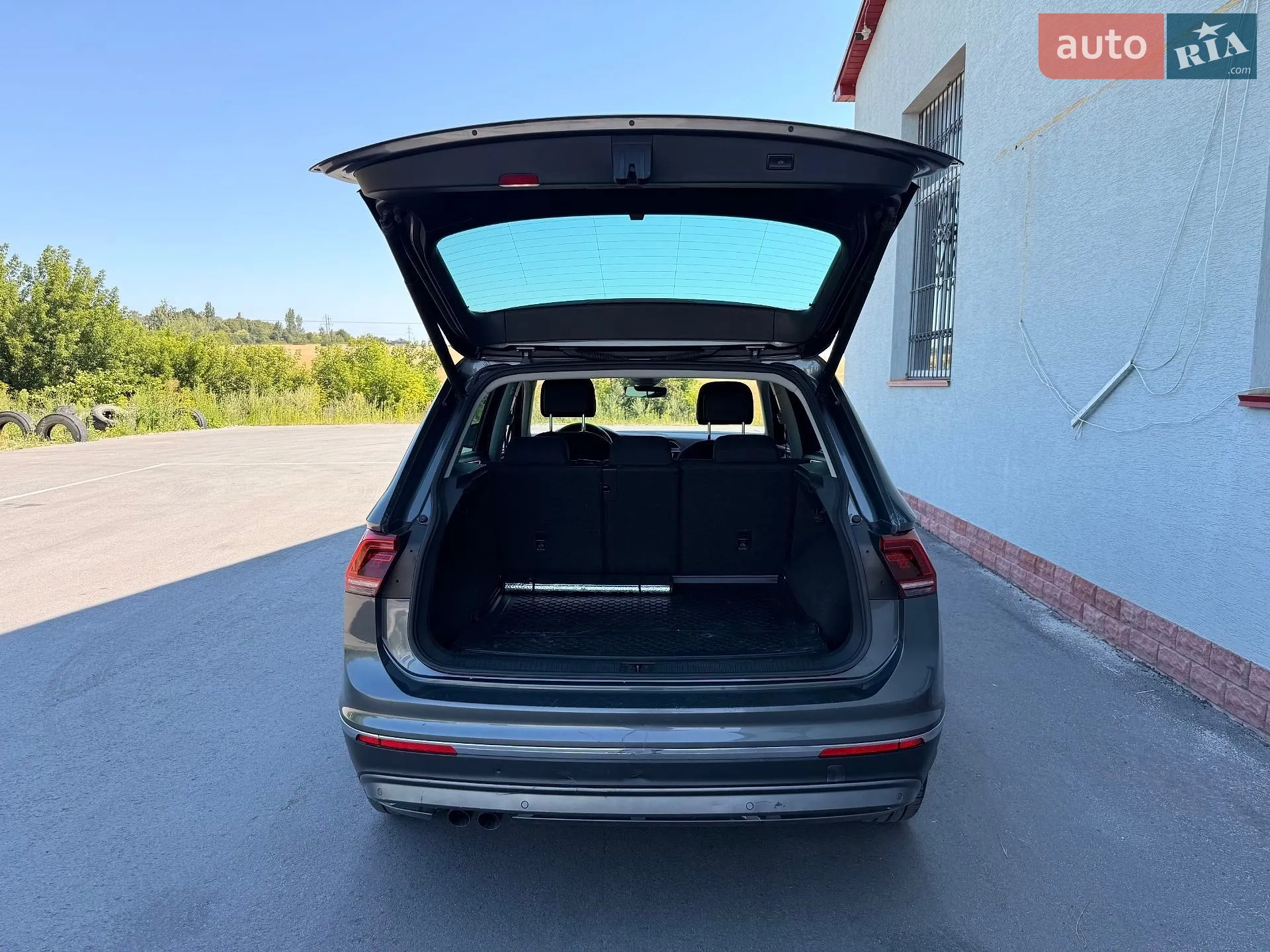 2017 Volkswagen Tiguan - мініатюра 17