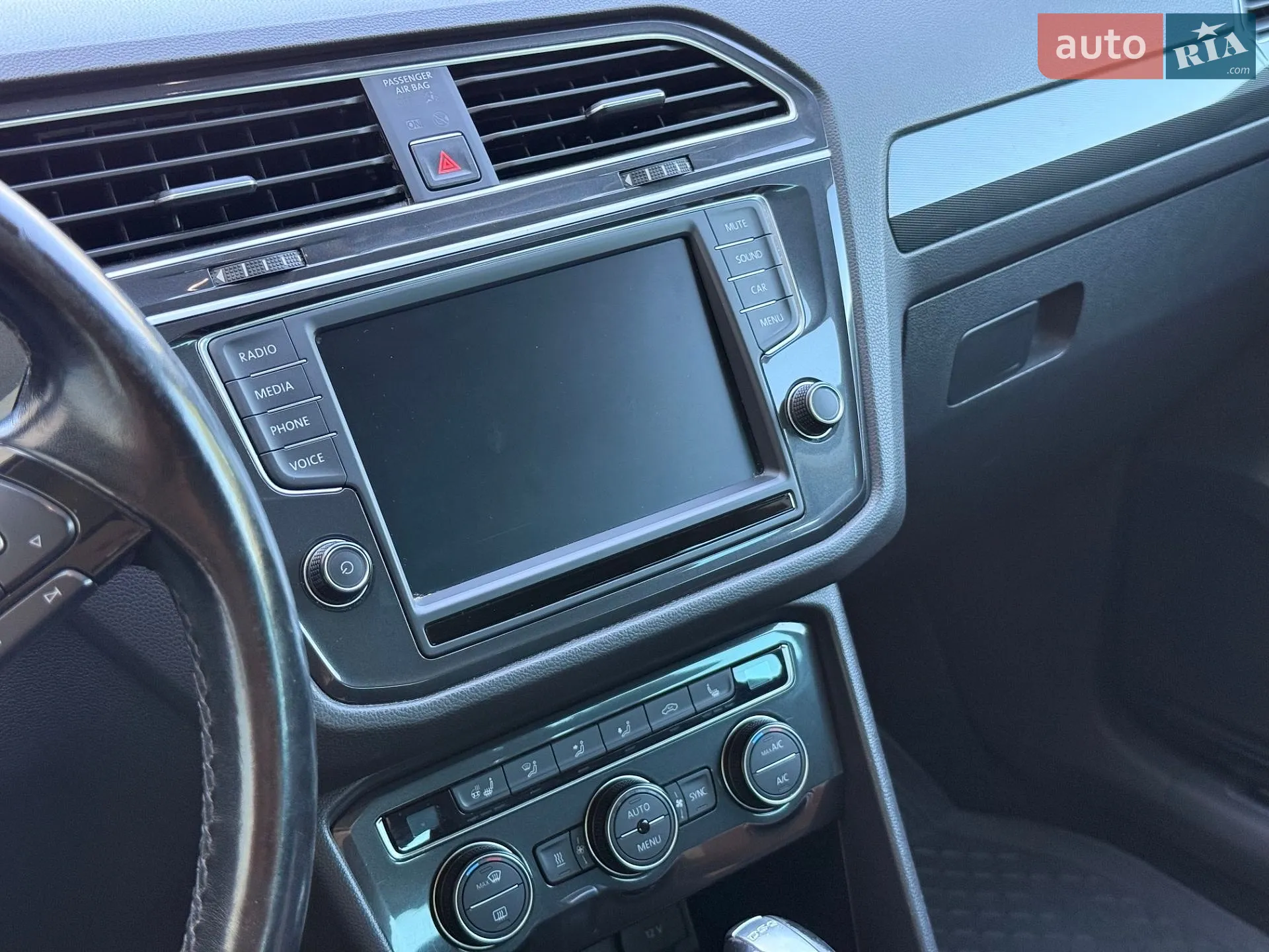 2017 Volkswagen Tiguan - мініатюра 35
