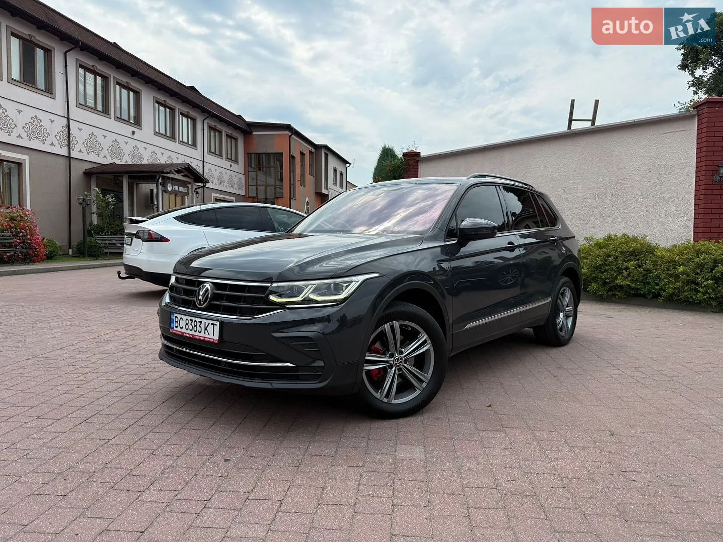 2021 Volkswagen Tiguan - фото 1