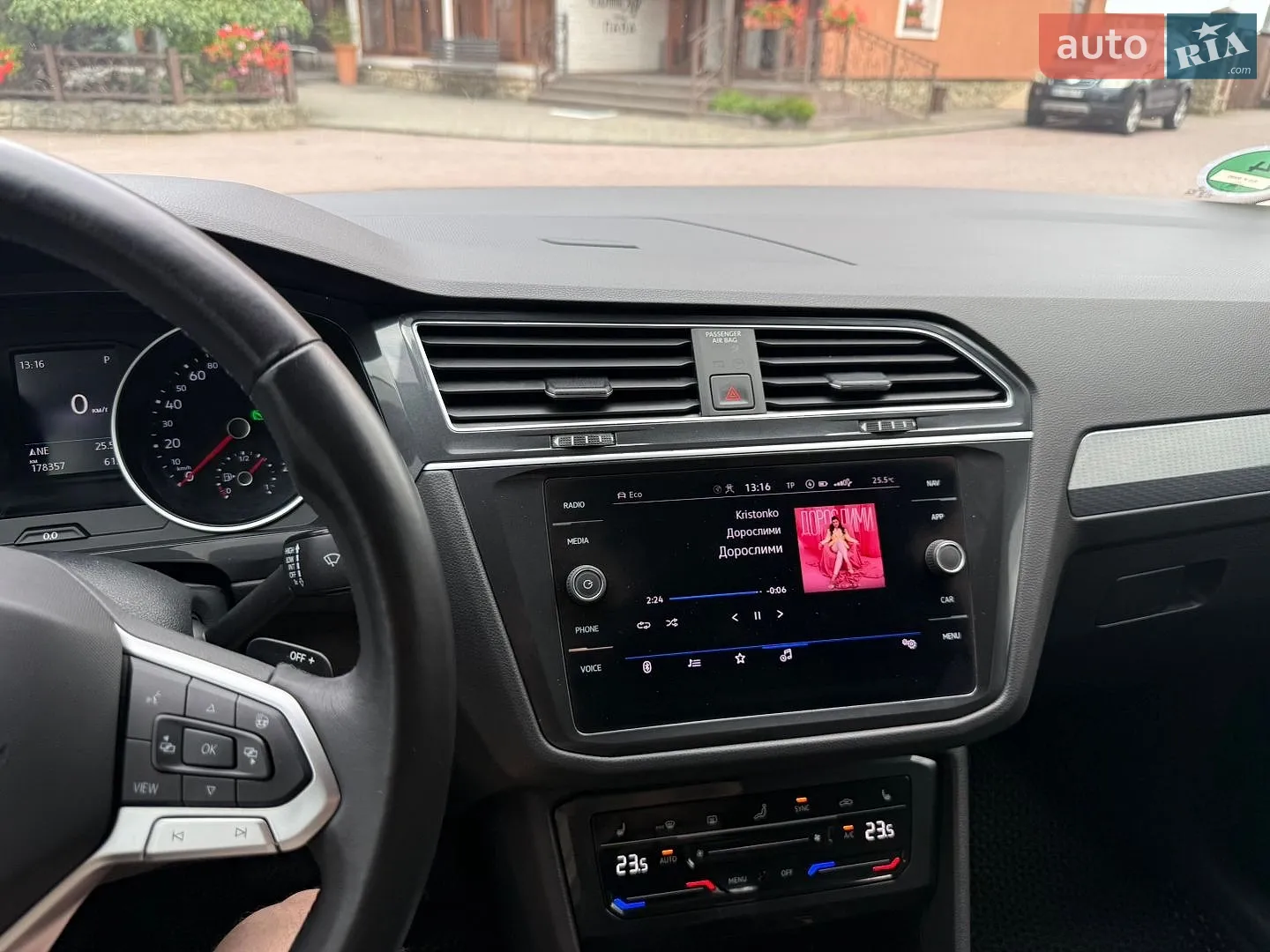 2021 Volkswagen Tiguan - мініатюра 23