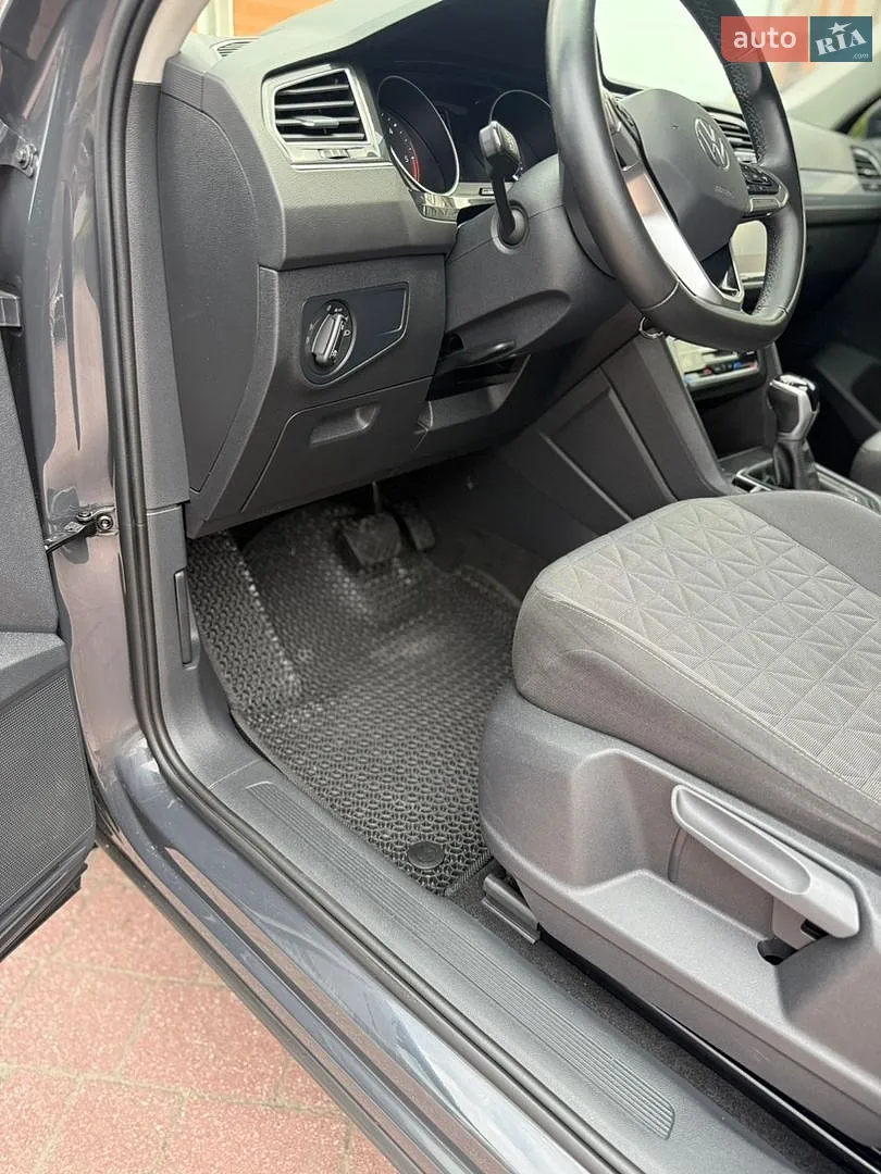 2021 Volkswagen Tiguan - мініатюра 24