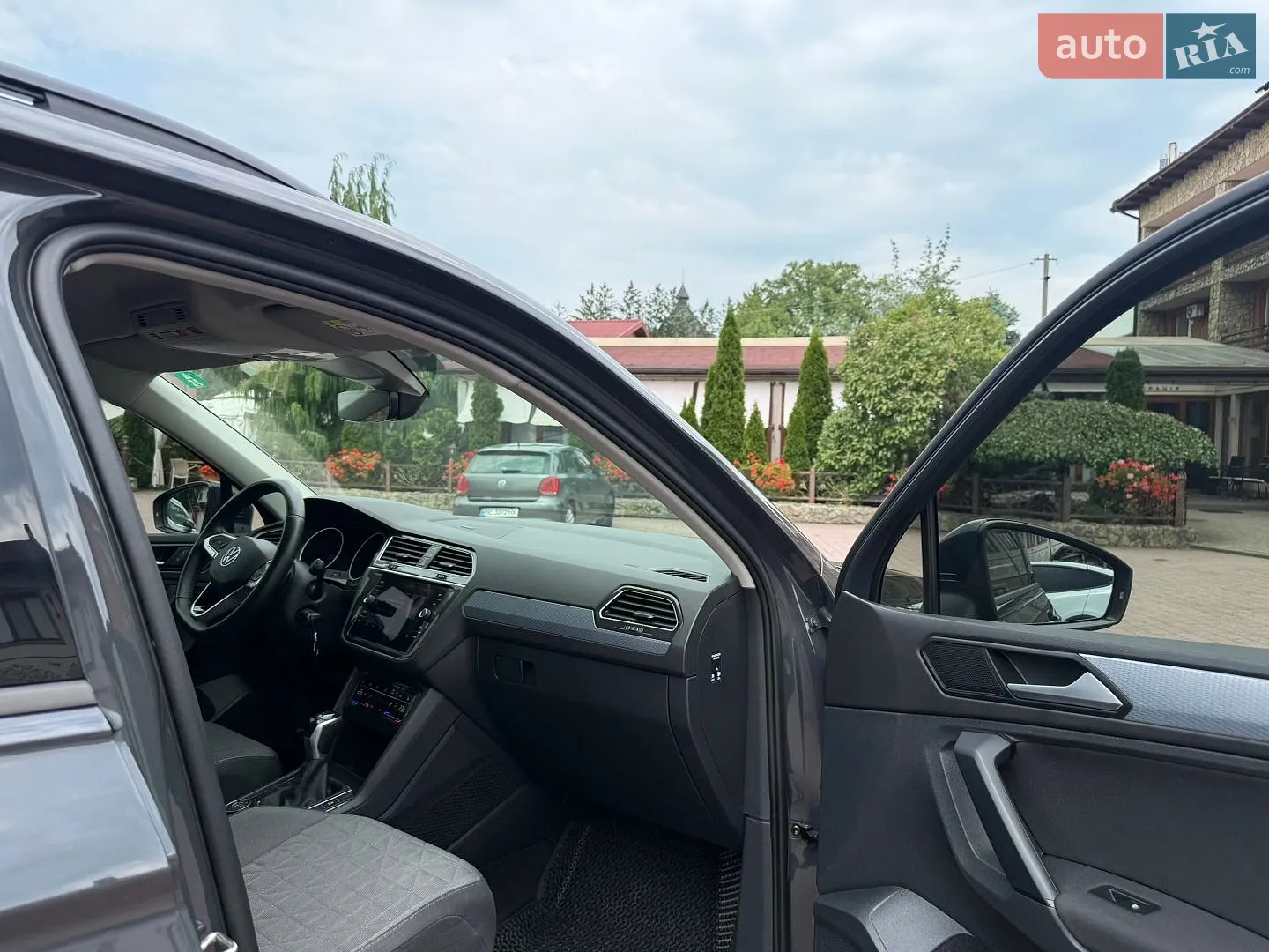 2021 Volkswagen Tiguan - мініатюра 28