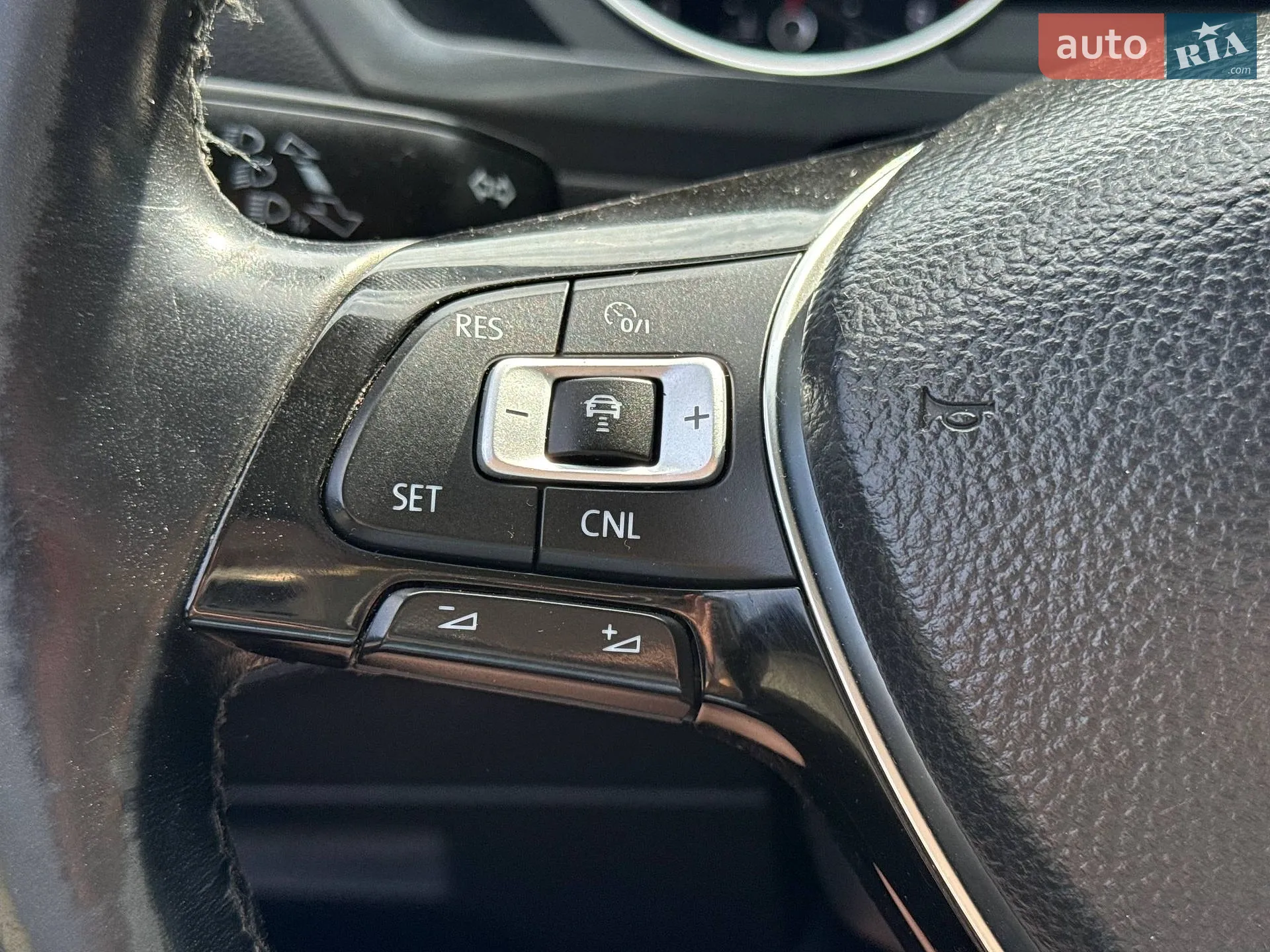 2017 Volkswagen Tiguan - мініатюра 44