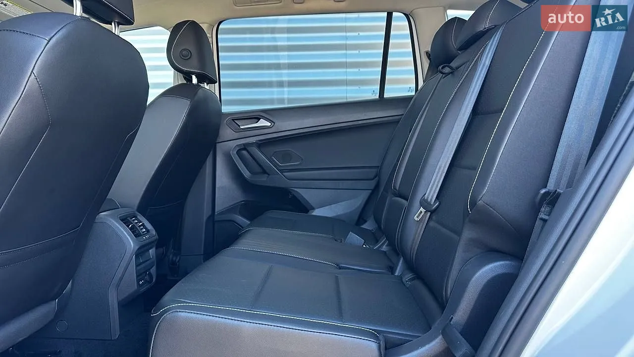 2021 Volkswagen Tiguan - мініатюра 28