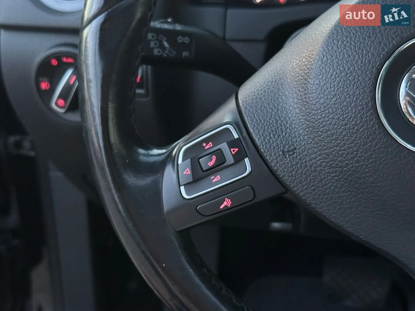 2015 Volkswagen Tiguan - мініатюра 29