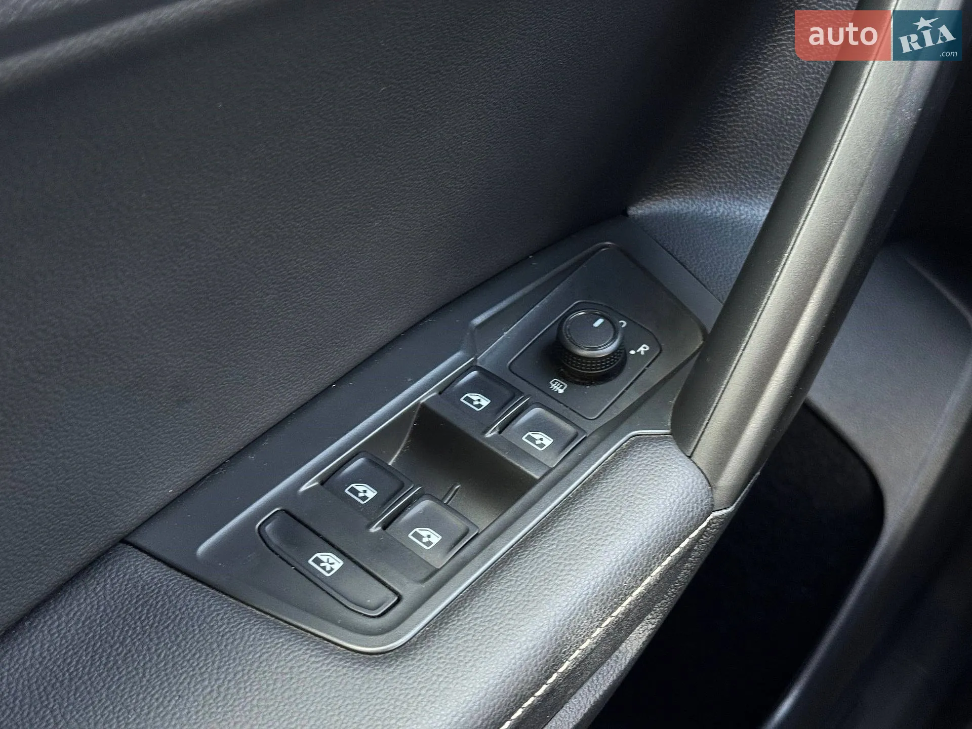 2020 Volkswagen Tiguan - мініатюра 24