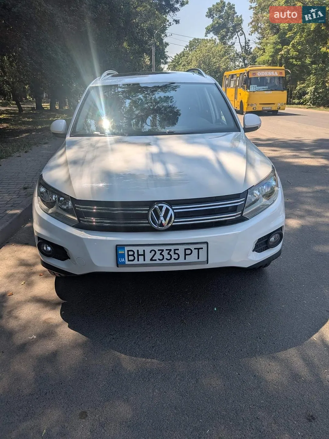 2011 Volkswagen Tiguan - фото 1