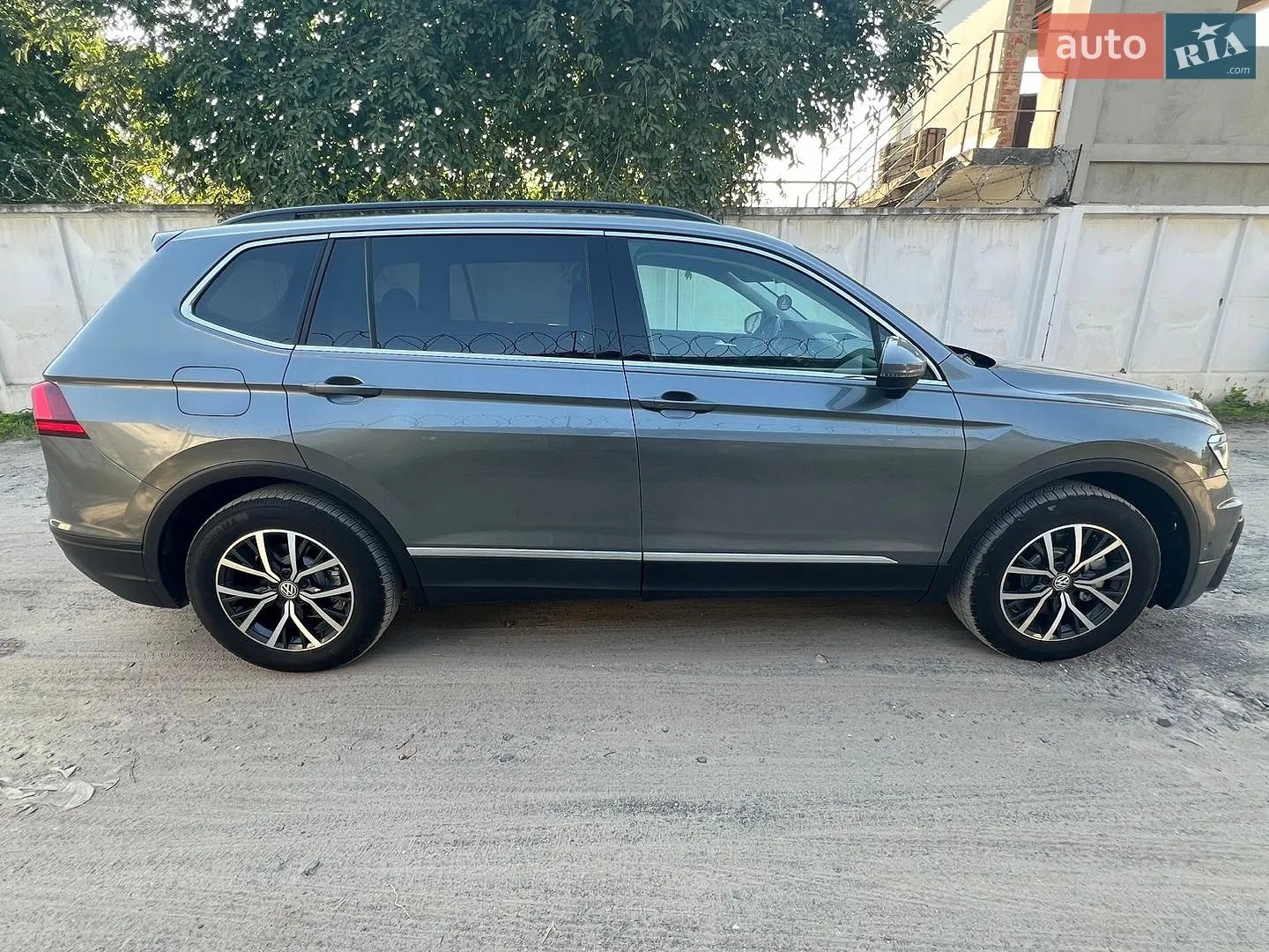2017 Volkswagen Tiguan - мініатюра 9
