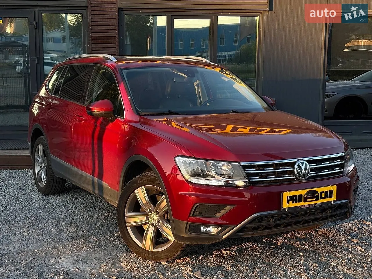 2019 Volkswagen Tiguan - мініатюра 2