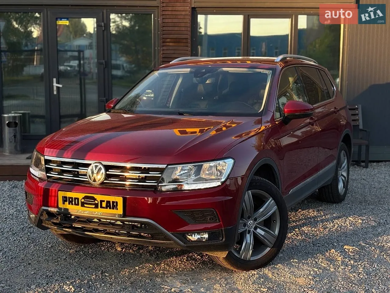 2019 Volkswagen Tiguan - фото 1