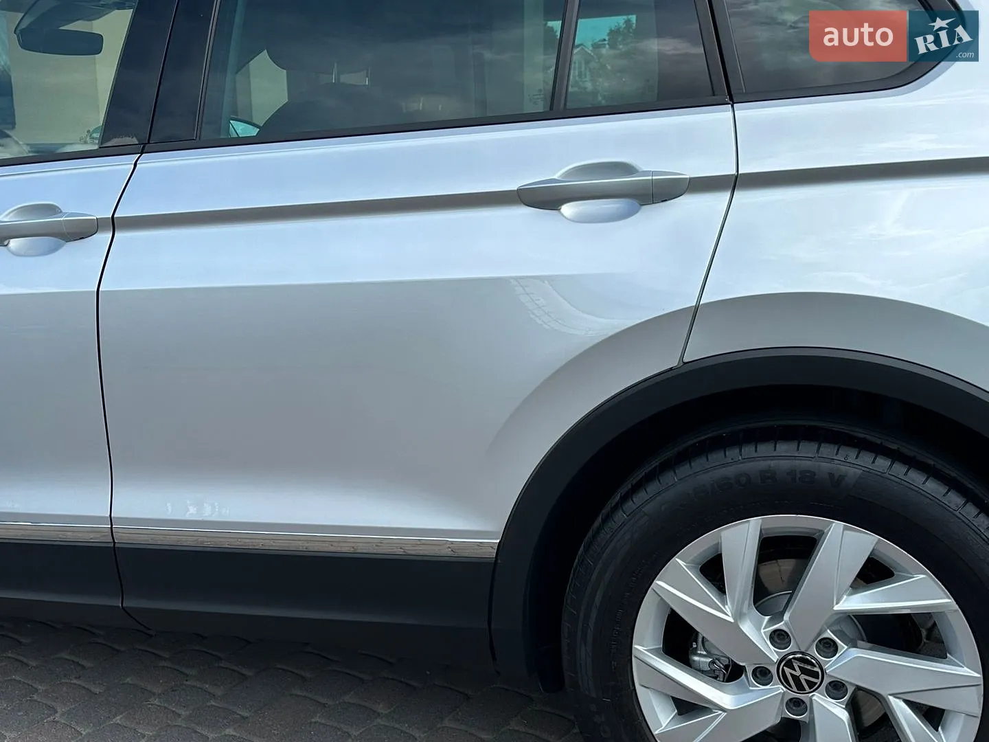 2021 Volkswagen Tiguan - мініатюра 18