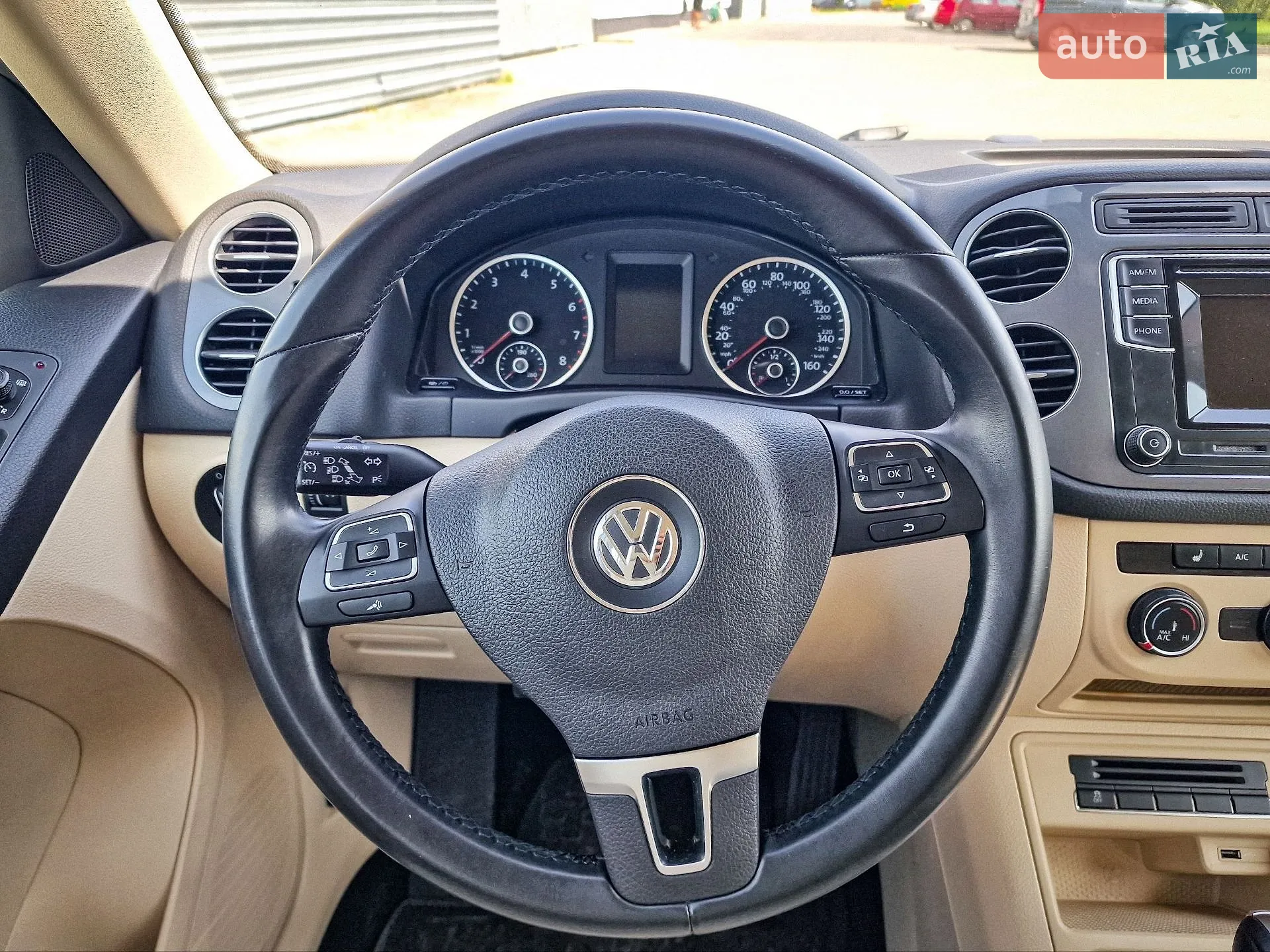 2016 Volkswagen Tiguan - мініатюра 14