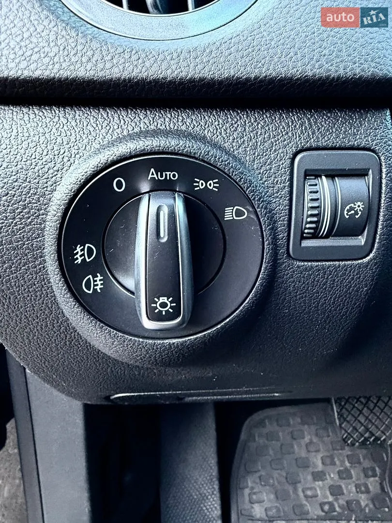 2016 Volkswagen Tiguan - мініатюра 24