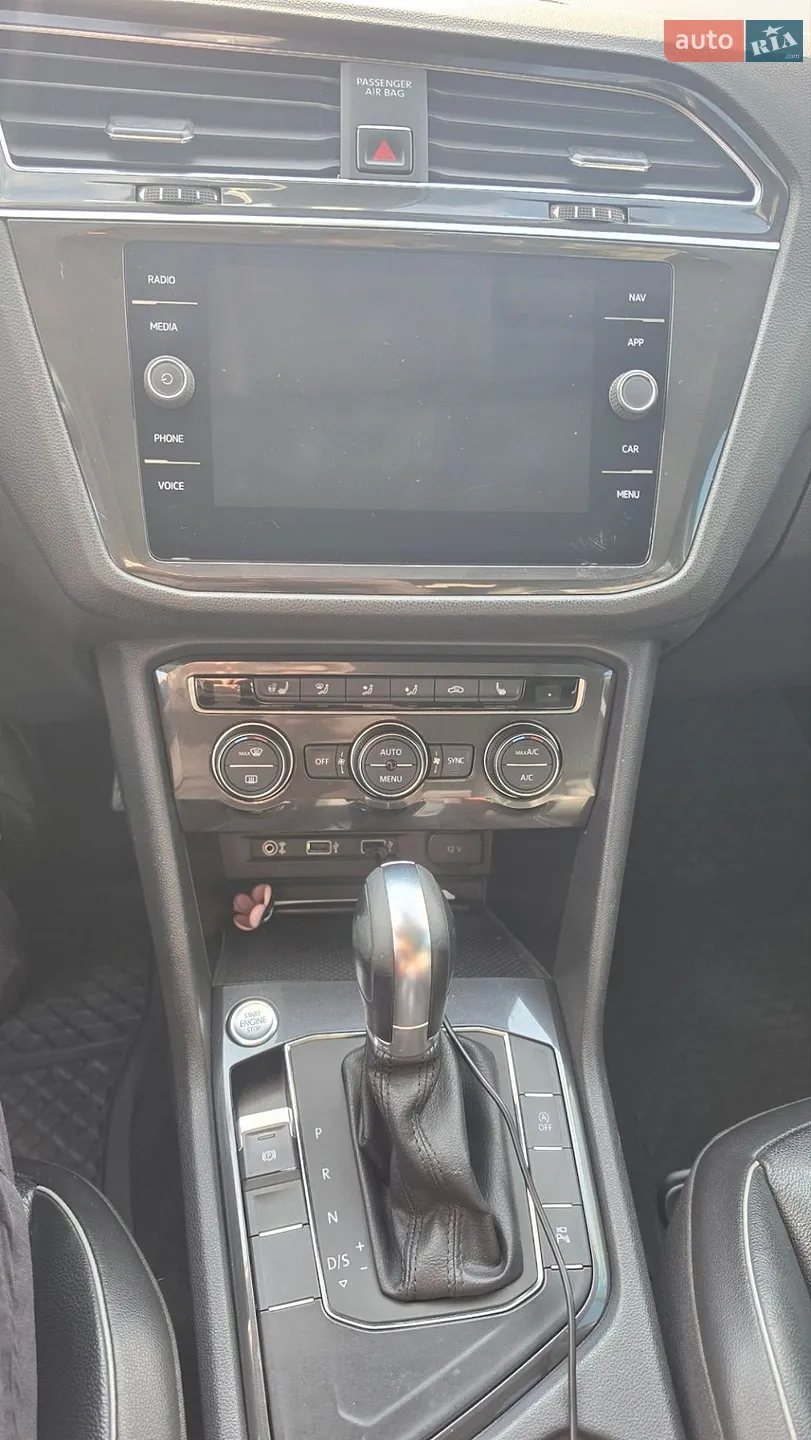 2017 Volkswagen Tiguan - мініатюра 19
